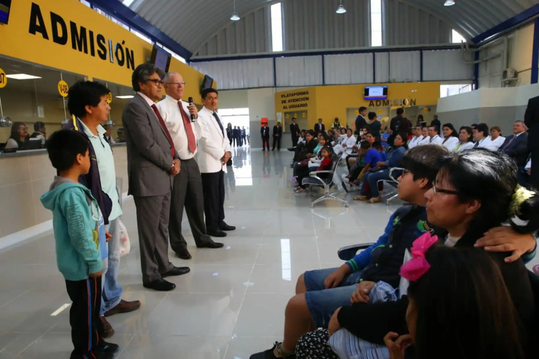LIMA-PERÚ-ENERO-25. Presidente de la República, Pedro Pablo Kuczynski, inauguró la nueva Sala de Admisión del INSN-Breña. Foto: ANDINA/Prensa Presidencia.