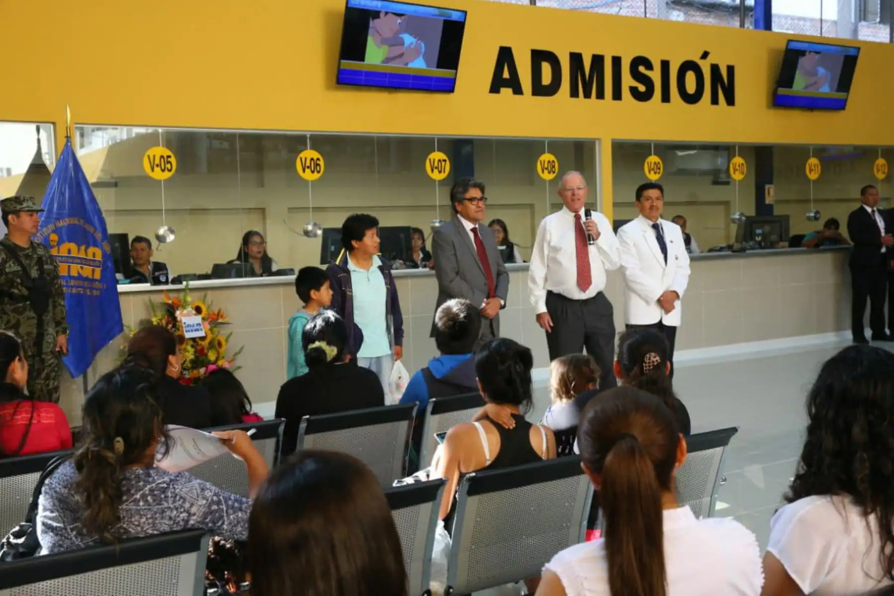 LIMA-PERÚ-ENERO-25. Presidente de la República, Pedro Pablo Kuczynski, inauguró la nueva Sala de Admisión del INSN-Breña. Foto: ANDINA/Prensa Presidencia.