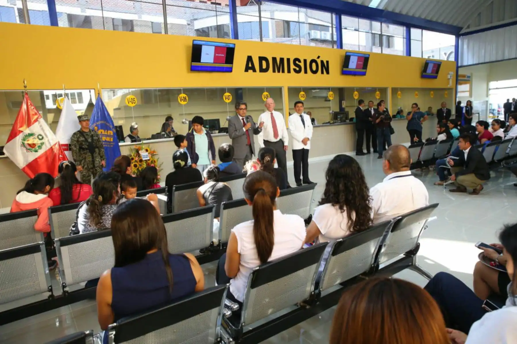 LIMA-PERÚ-ENERO-25. Presidente de la República, Pedro Pablo Kuczynski, inauguró la nueva Sala de Admisión del INSN-Breña. Foto: ANDINA/Prensa Presidencia.
