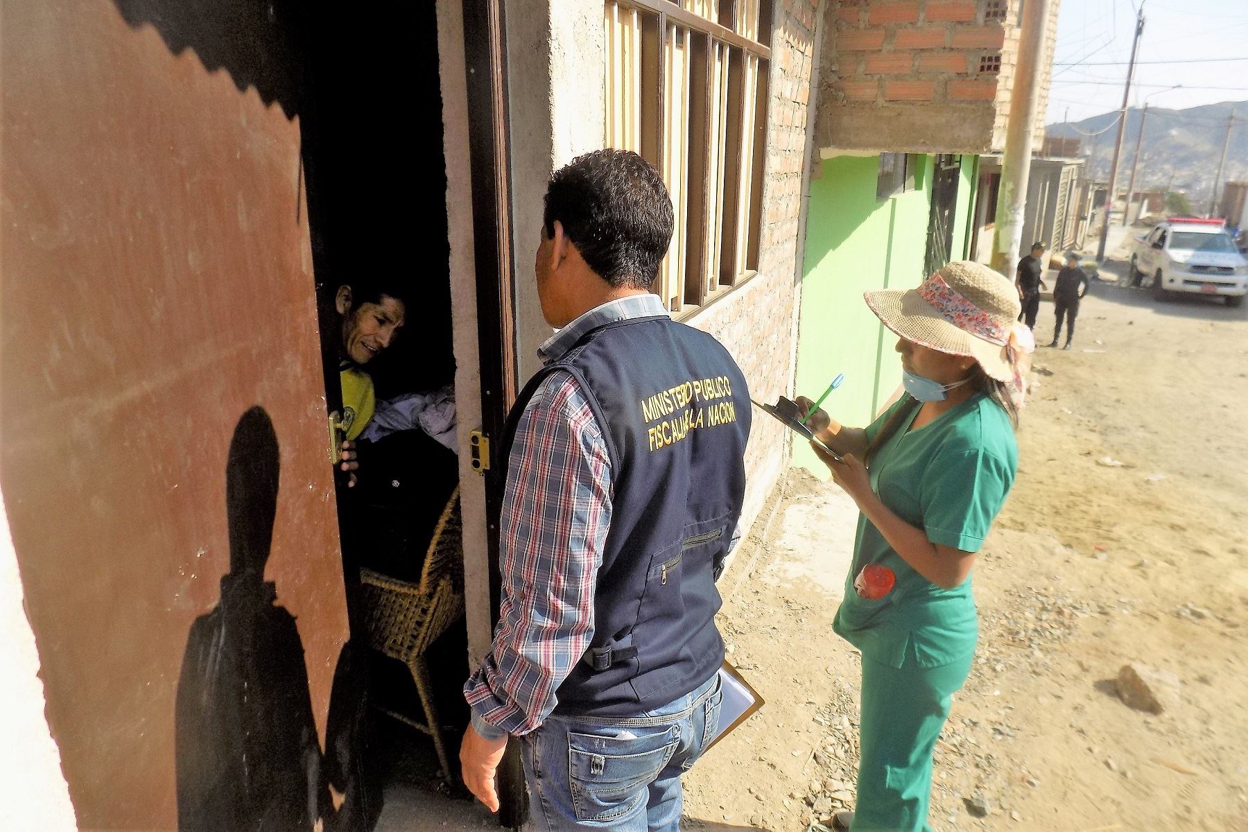 Chimbote multará con S/ 2,000 a quien impida a brigadistas de salud fumigar viviendas contra el dengue. ANDINA