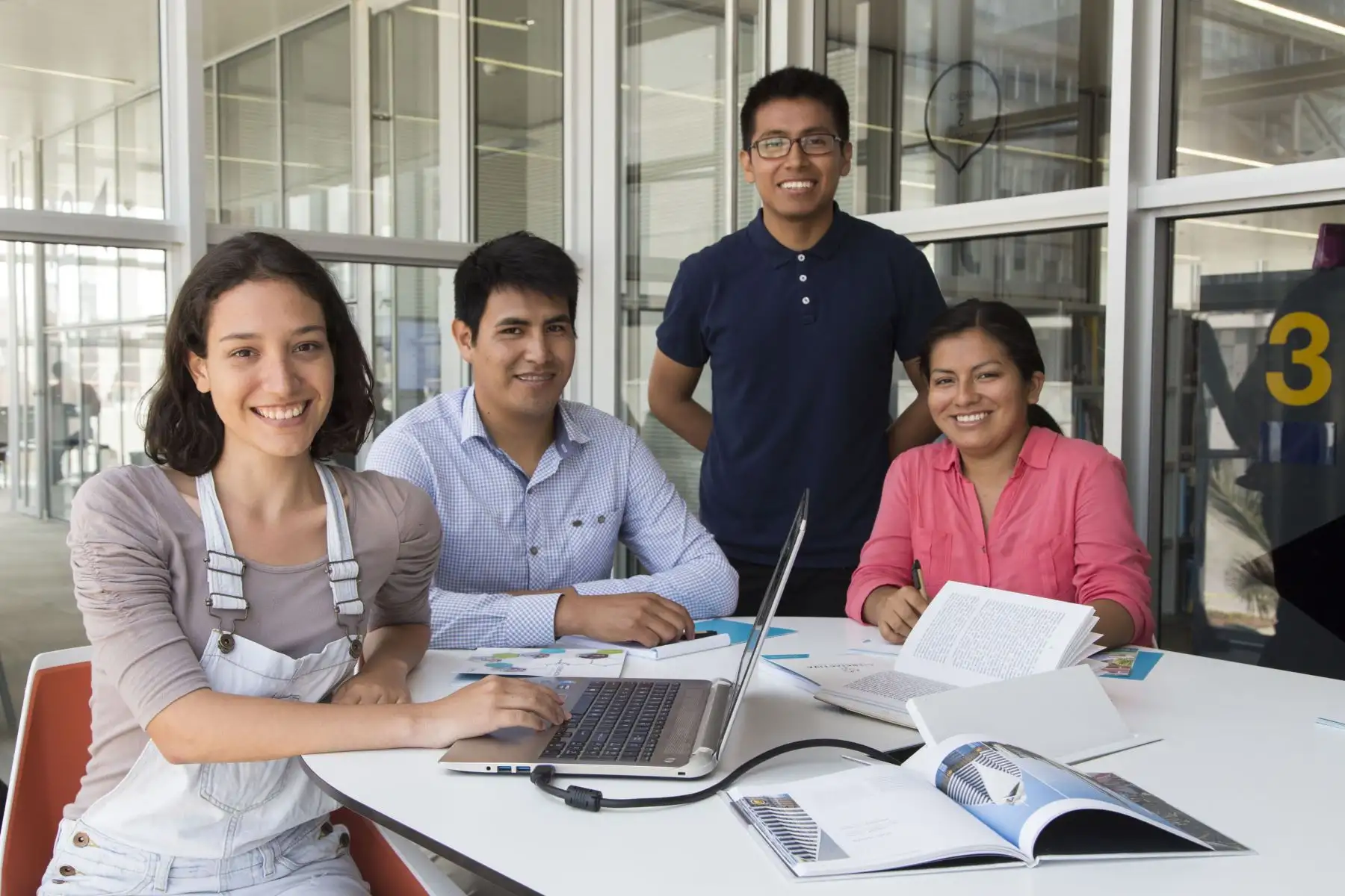 Investigadores peruanos realizarán estudios en Inglaterra sobre actividades productivas. Foto: ANDINA/Difusión.