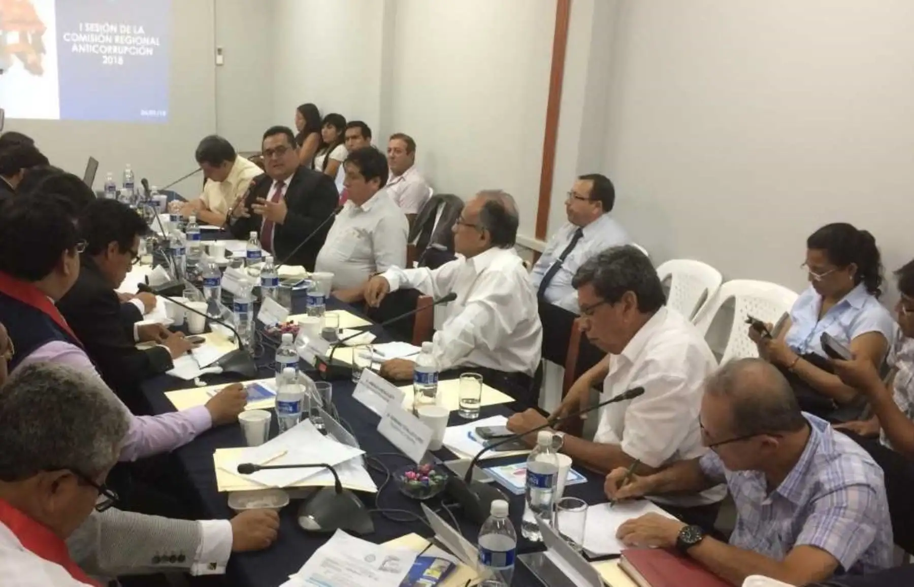 La Contraloría General de la República, a través de la Contraloría Regional Piura, expuso las acciones realizadas por esta entidad en el marco del proceso de Reconstrucción Con Cambios ante los integrantes de la Comisión Regional Anticorrupción de Piura.