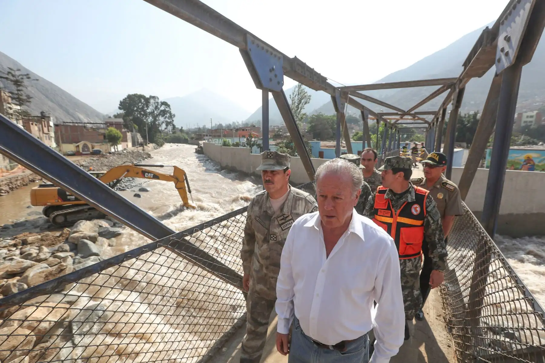 El ministro de Defensa, Jorge Kisic, supervisa las acciones que realizan las Fuerzas Armadas en zonas vulnerables del distrito Lurigancho-Chosica. Foto: ANDINA/Difusión