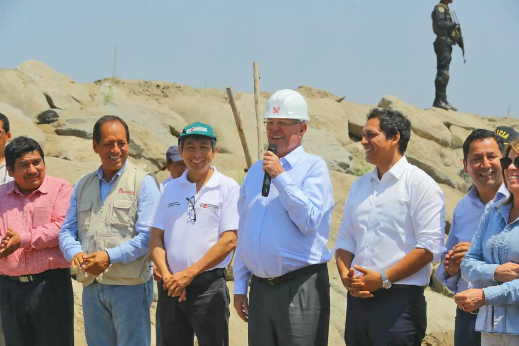 Presidente Kuczynski inspecciona la culminación de las labores de encauzamiento del río Virú, en la región La Libertad. Foto: ANDINA/Prensa Presidencia