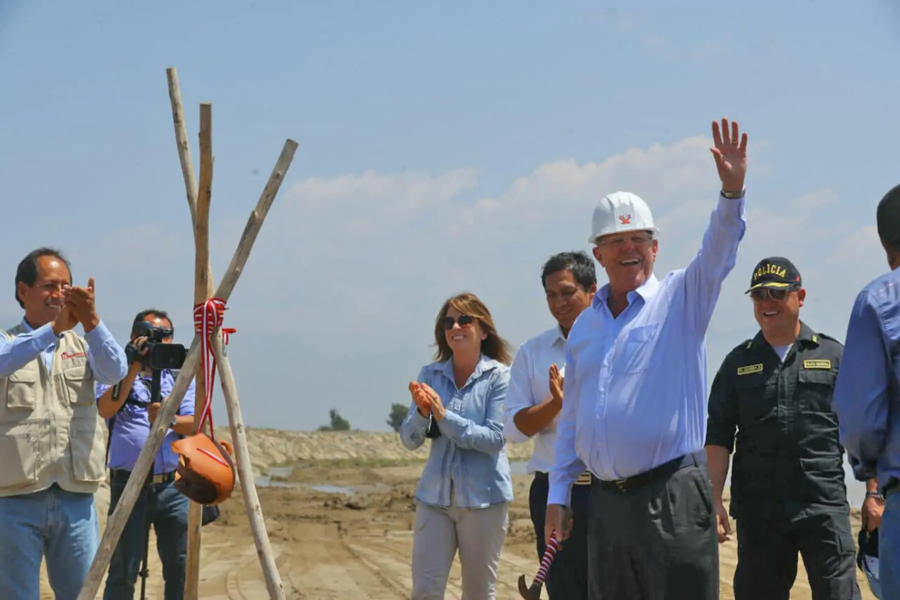 Presidente Kuczynski inspecciona la culminación de las labores de encauzamiento del río Virú, en la región La Libertad. Foto: ANDINA/Prensa Presidencia