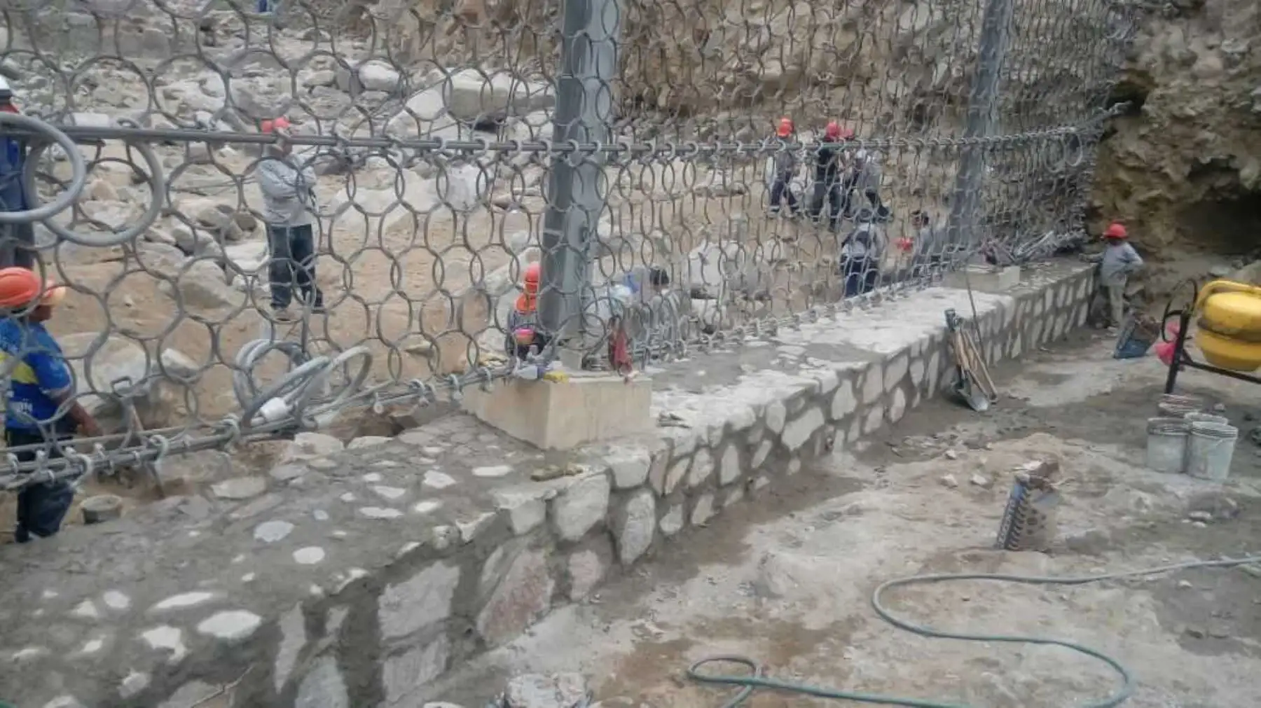 ANA inició labores de mantenimiento en barreras metálicas colocadas en quebradas de Lurigancho - Chosica.