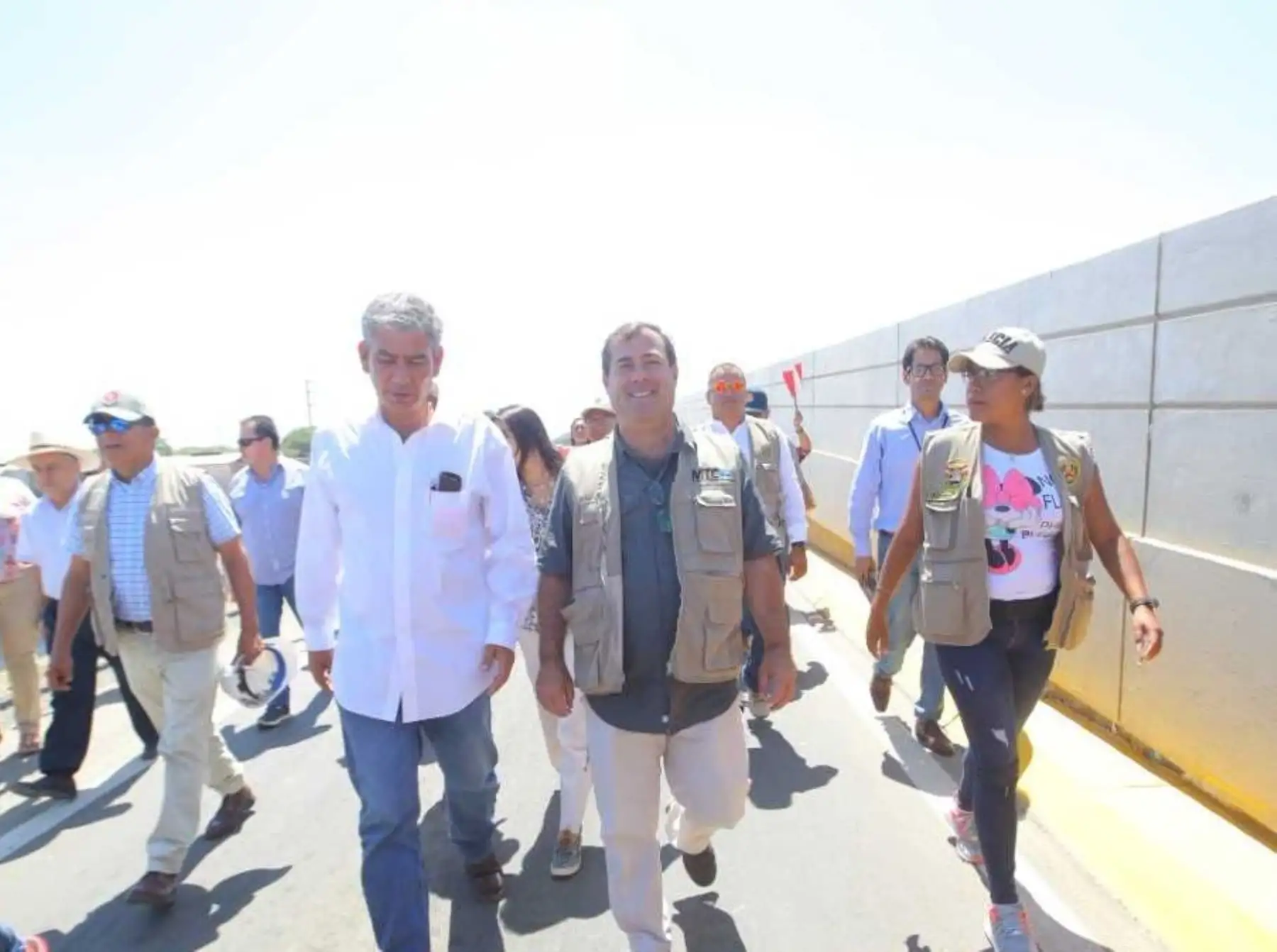 El titular del Ministerio de Transportes y Comunicaciones (MTC), Bruno Giuffra Monteverde, supervisó en Piura la puesta en operación de la segunda calzada de la vía Evitamiento de esa ciudad, que beneficiará a más de 1.8 millones de personas.