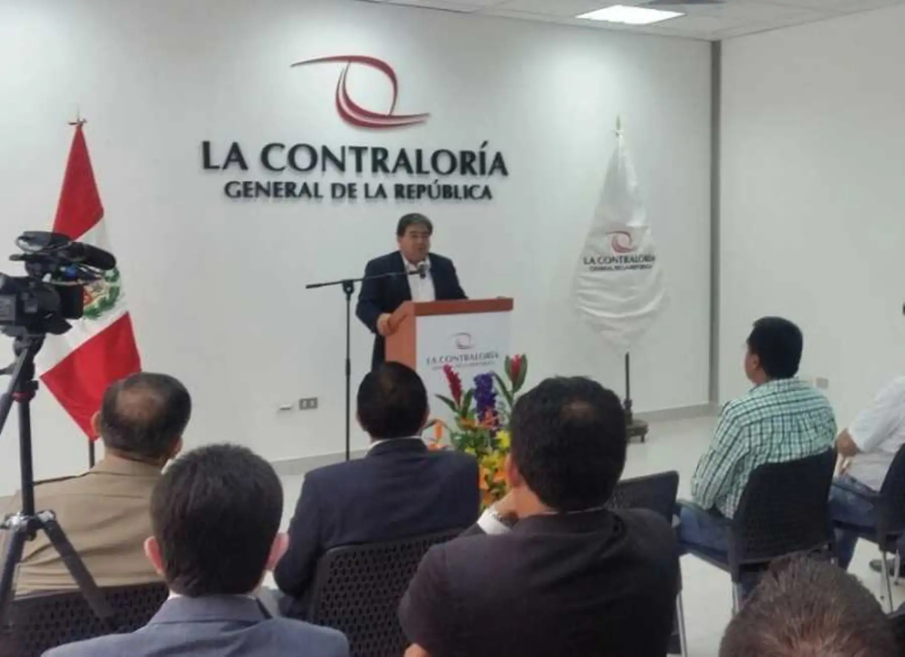 Contraloría auditará Universidad San Luis Gonzaga por compra millonaria de computadora, anunció el contralor Nelson Shack Yalta.