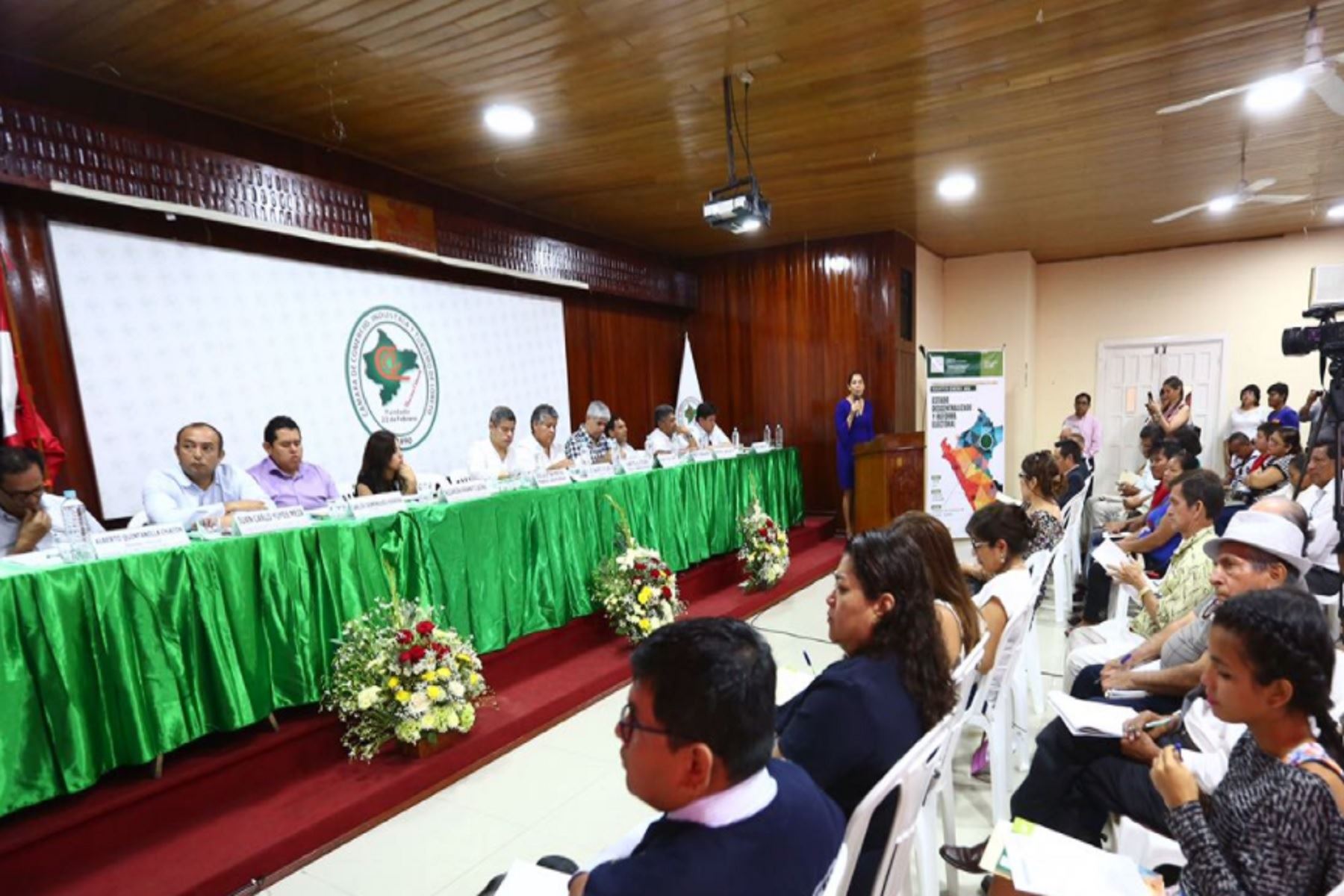 Presidente del Congreso participa en sesión descentralizada en Iquitos.