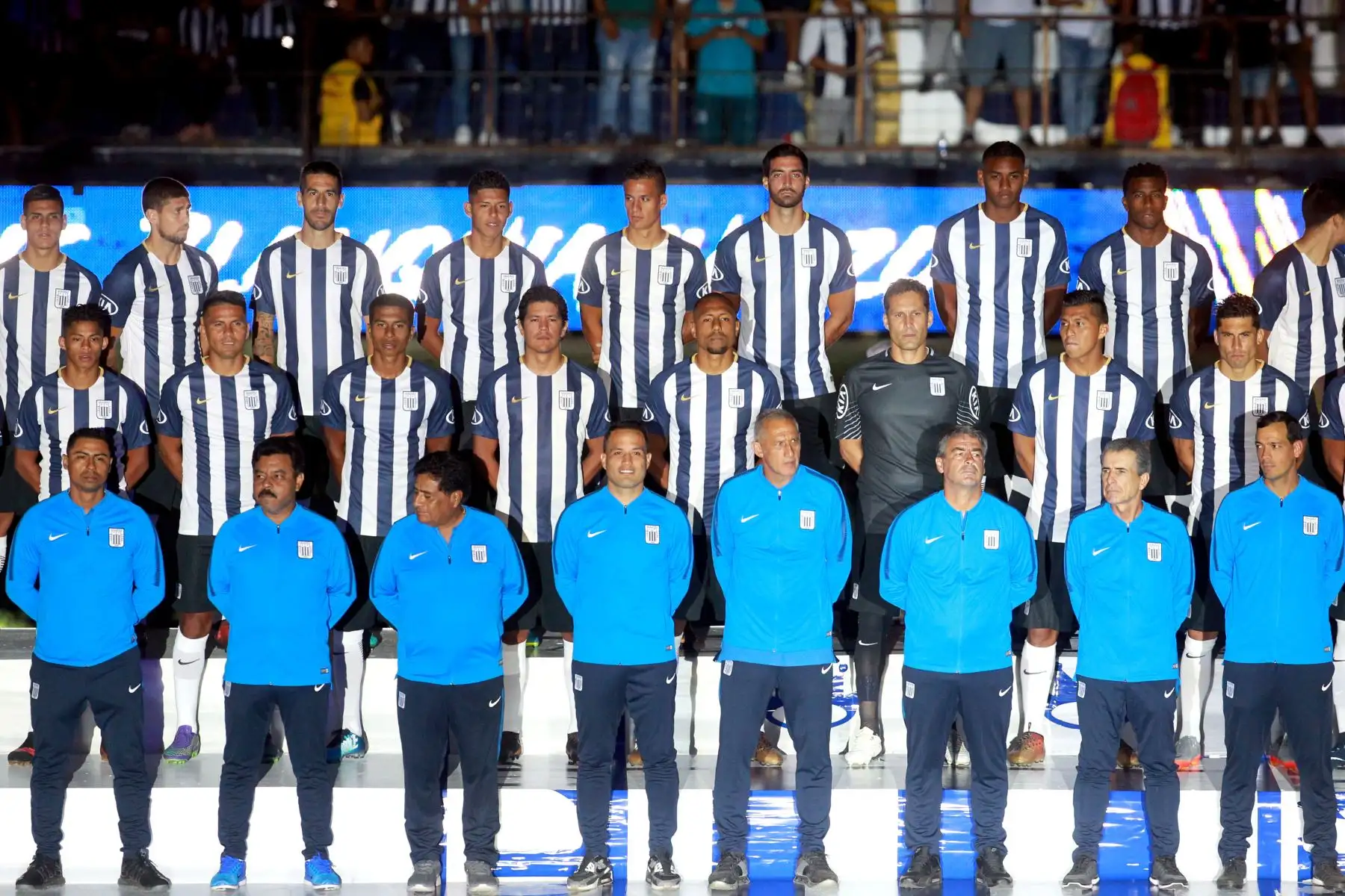 Alianza Lima presenta su nuevo equipo Foto: ANDINA/Dante Zegarra
