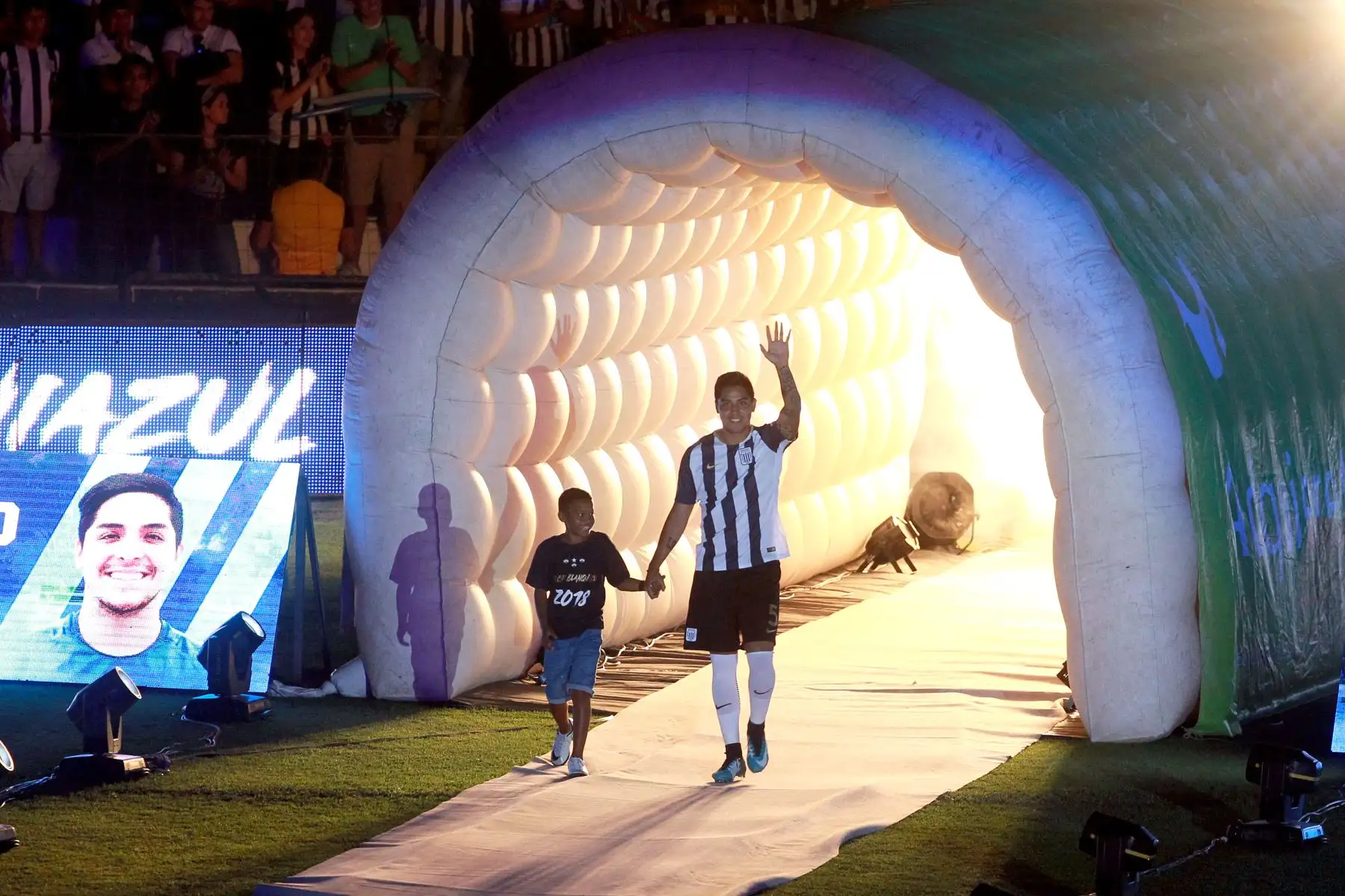 Alianza Lima presenta su nuevo equipo Foto: ANDINA/Dante Zegarra