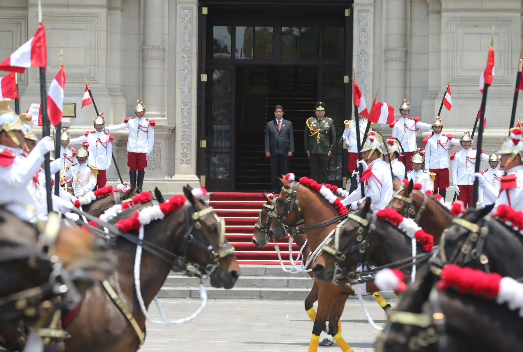 LIMA-PERÚ-ENERO-28. El ministro de Trabajo y Promoción del Empleo, Javier Barreda, presidió Cambio de Guardia en Palacio de Gobierno  Foto: ANDINA/Norman Córdova