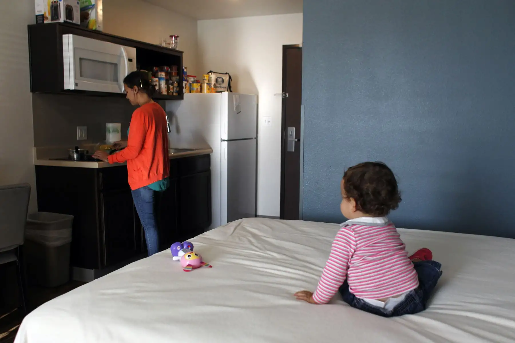 Europa y Norteamérica son los únicos continentes donde las mujeres tienen de media menos de dos bebés a lo largo de su vida, y en todo el mundo la población sigue en aumento. Foto: AFP