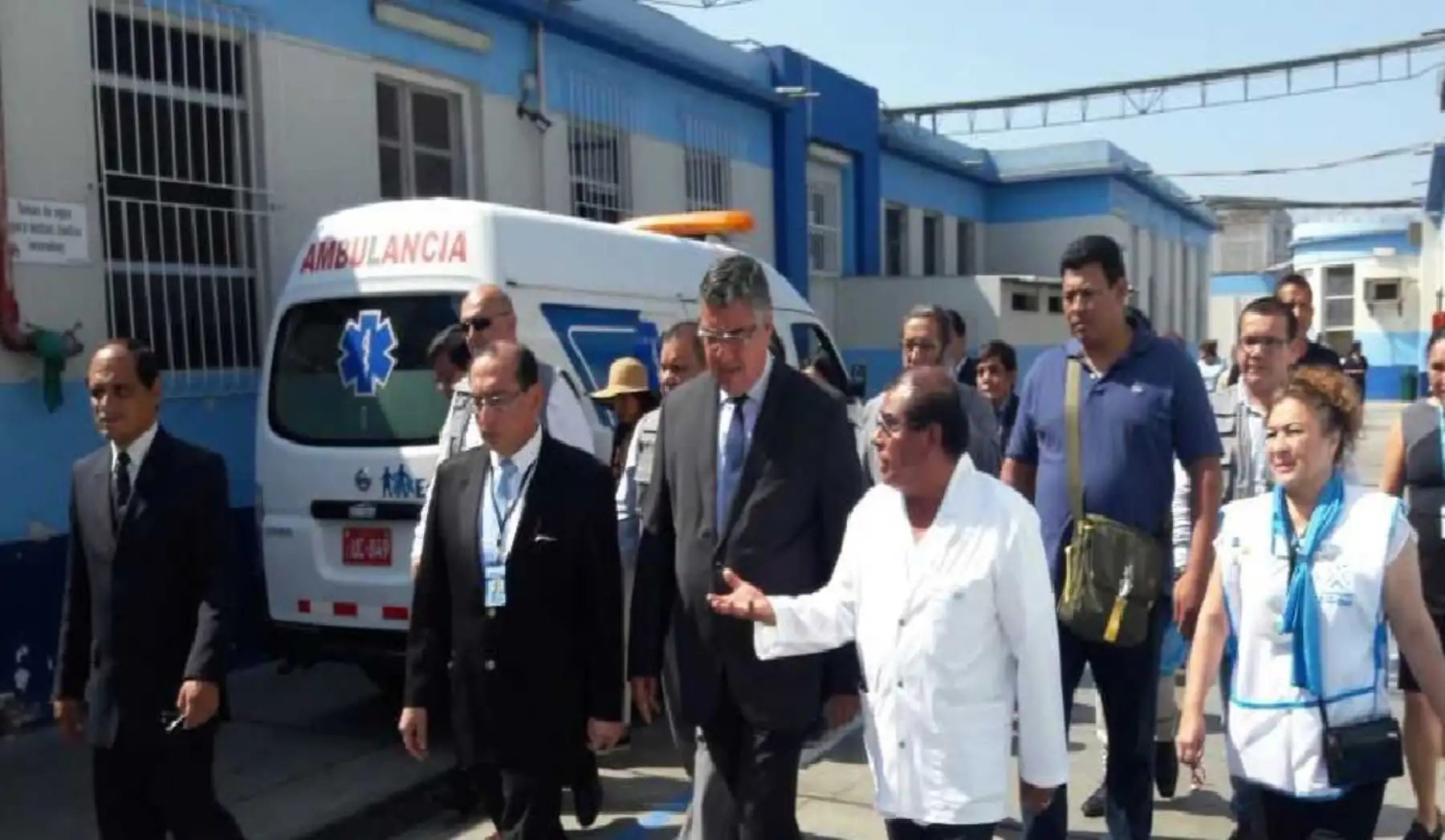 Presidente de EsSalud participó en la Ceremonia Central por el 67° Aniversario del Hospital Víctor Lazarte.