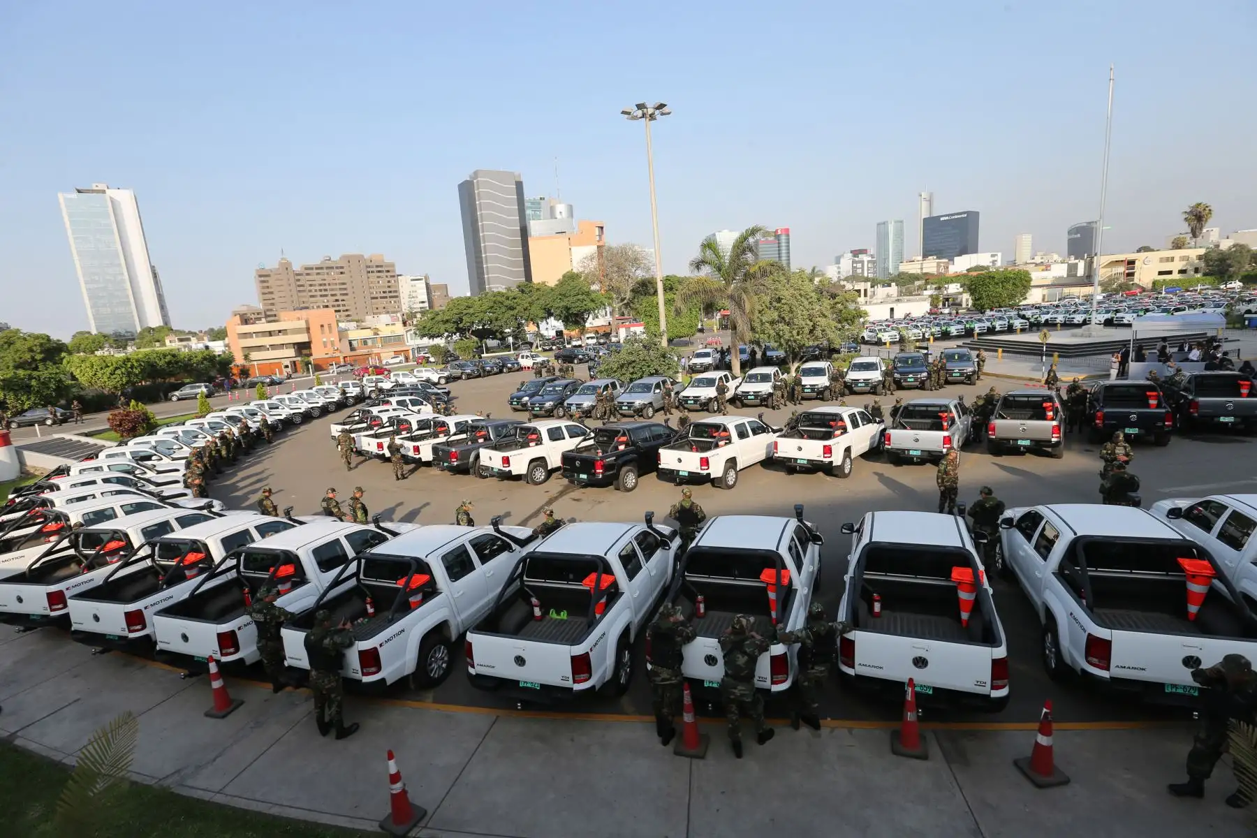 LIMA-PERÚ-ENERO-30. El presidente de la República, Pedro Pablo Kuczynski, participó hoy en la entrega de 200 nuevos patrulleros a la Policía de Carreteras .Foto: ANDINA/Norman Córdova