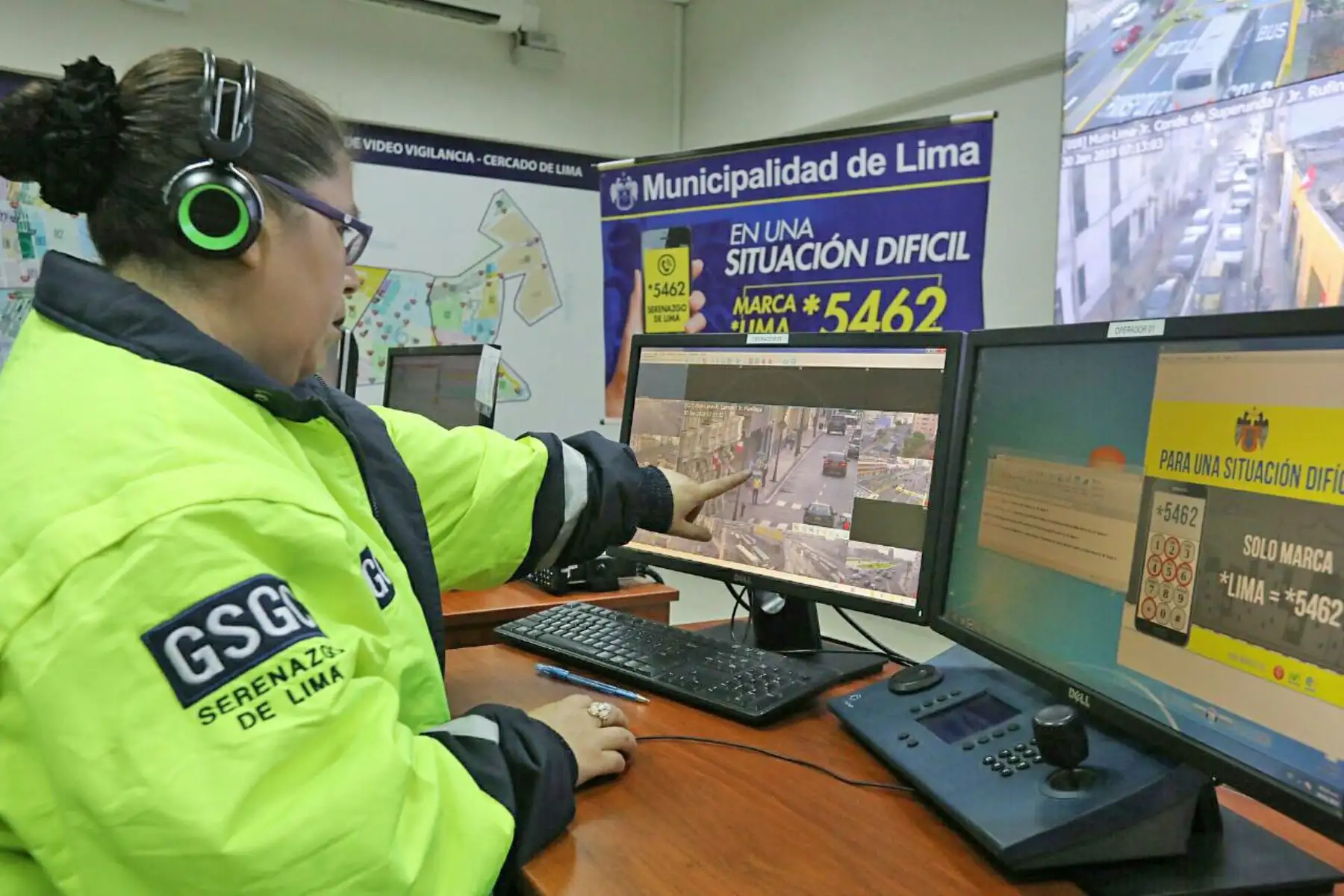La Municipalidad de Lima puso en funcionamiento el * 5462, un número telefónico directo mediante el cual cualquier vecino podrá comunicarse gratuitamente con el Serenazgo de Lima y solicitar el apoyo marcando la nomenclatura corta desde un teléfono fijo o móvil y sin importar el operador o empresa telefónica del cual lo haga.Foto:ANDINA/Difusión