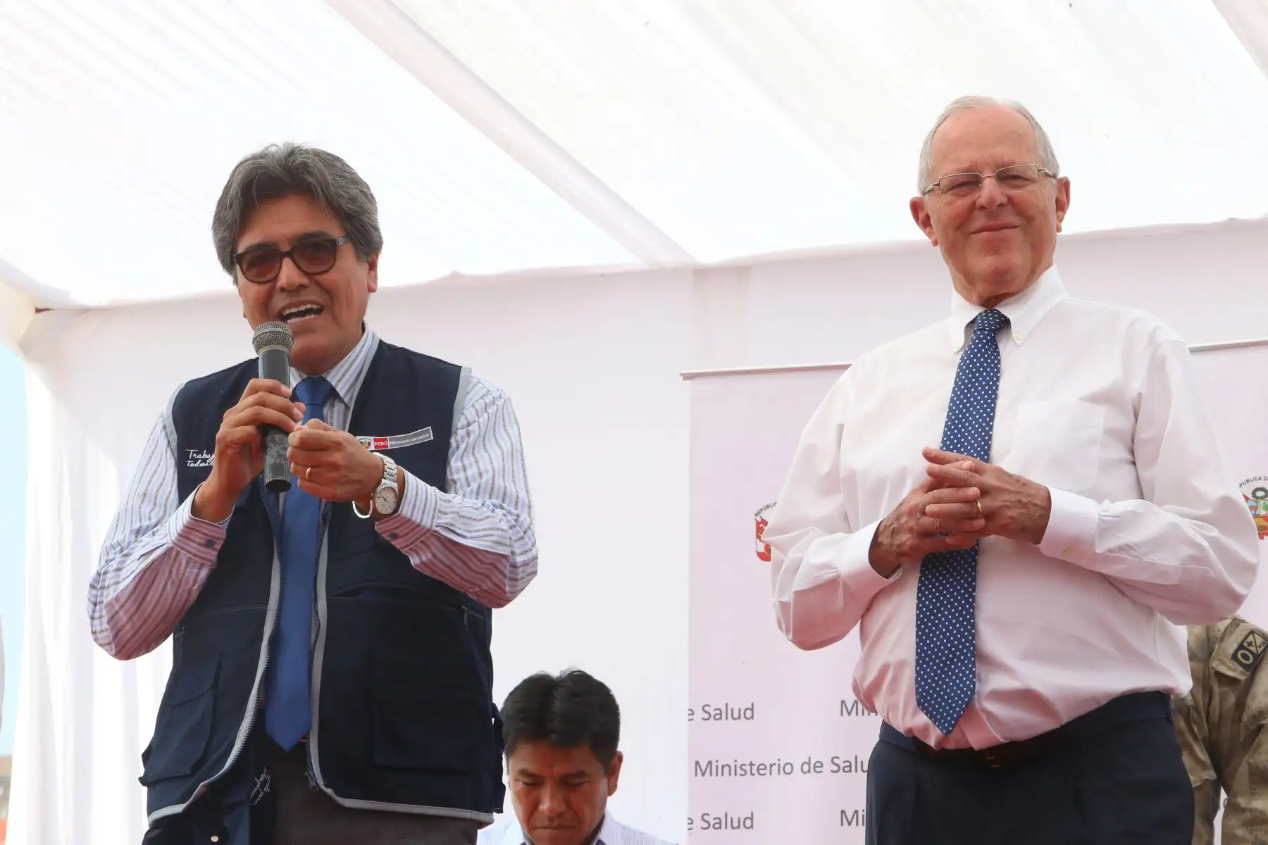 LIMA-PERÚ-ENERO-30. Jefe de Estado Pedro Pablo Kuczynski, hizo entrega de terrenos donde se construirá el Hospital “Papa Francisco”, en Manchay, Pachacámac.Foto:ANDINA/ Prensa Presidencia