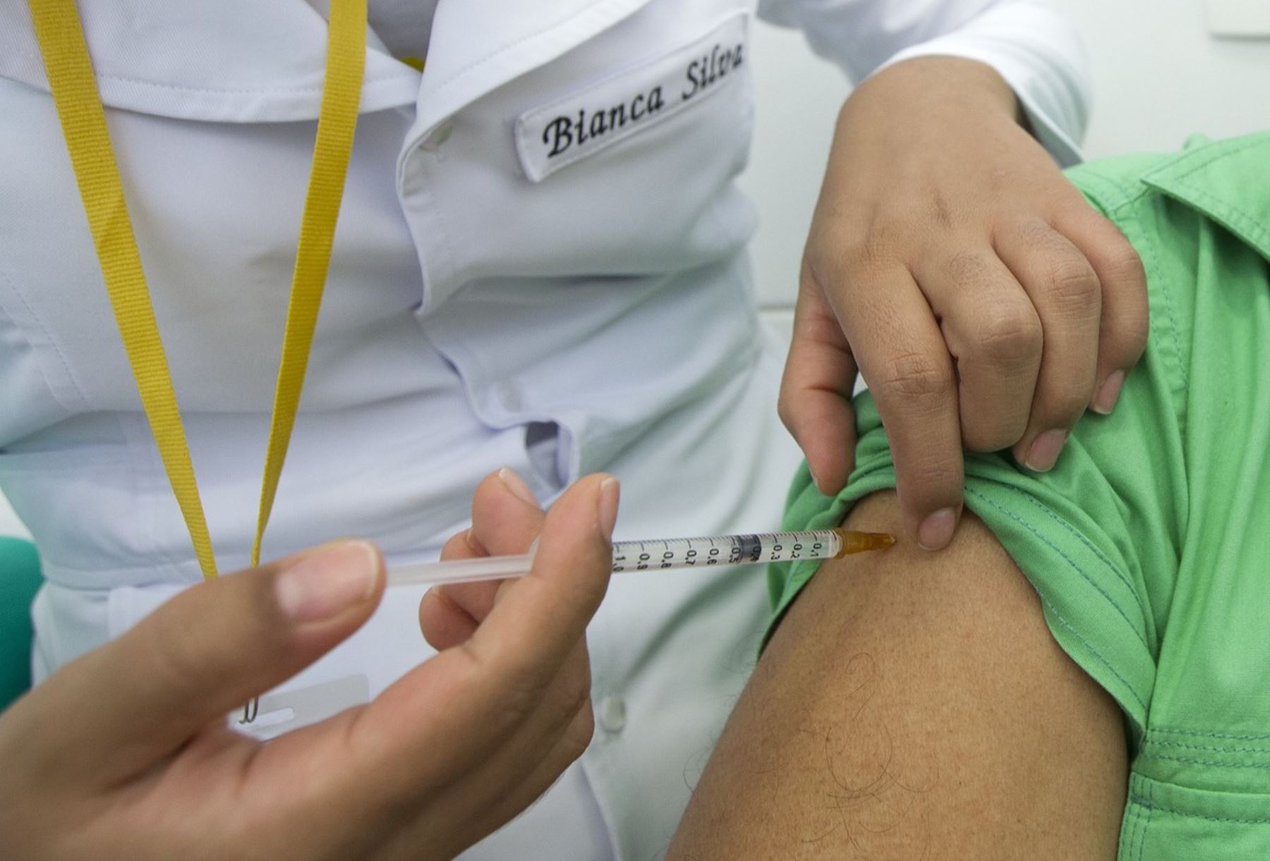 Vacunación contra la fiebre amarilla. Foto: EFE