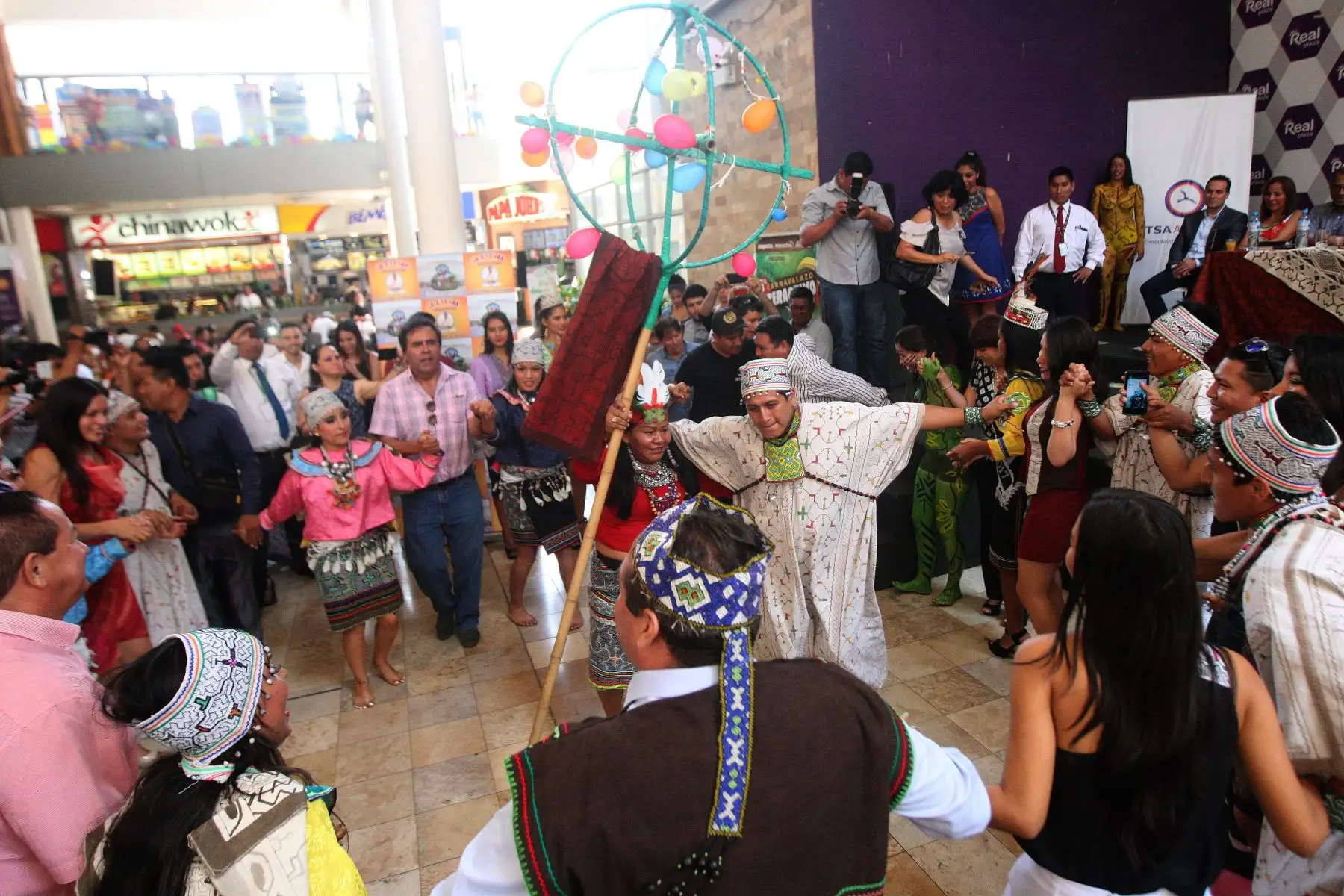 LIMA-PERÚ-ENERO-30. Gobierno Regional de Ucayali presento el Gran Lanzamiento del Festival  Carnaval  Ucayalino 2018, en el Centro Cívico de Lima .Foto:ANDINA/Héctor Vinces