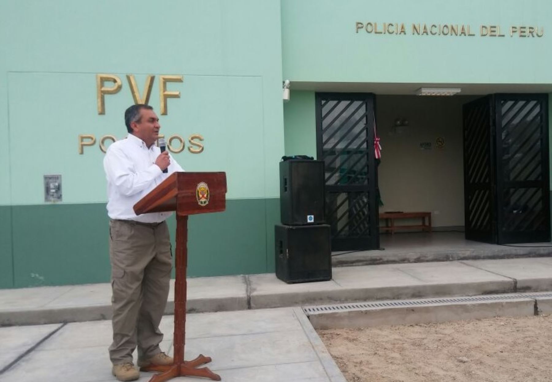 El ministro del Interior, Vicente Romero Fernández, inauguró en Tumbes dos puestos de vigilancia de frontera (PVF) que permitirán mejorar los servicios de seguridad del territorio nacional en la frontera norte del país y las condiciones de trabajo de los policías.