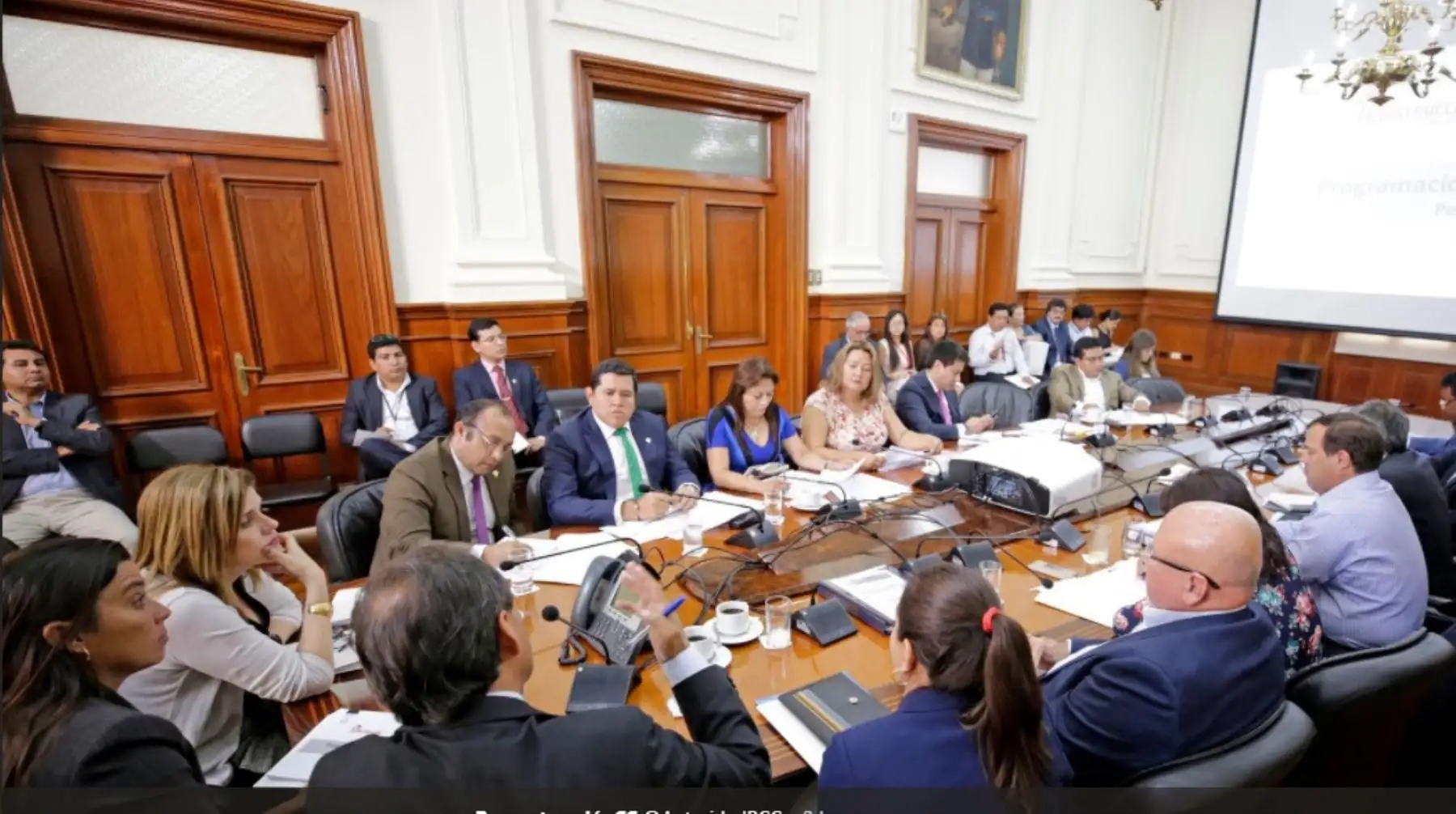 Ministros se reunieron con comisión especial de seguimiento a reconstrucción