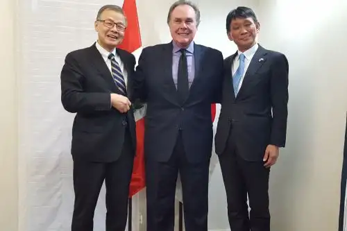 Nuevo embajador del Japón en Perú, Sadayuki Tsuchiya, visitó en Tokio al embajador peruano en ese país, Harold Forsyth. Foto: Difusión.