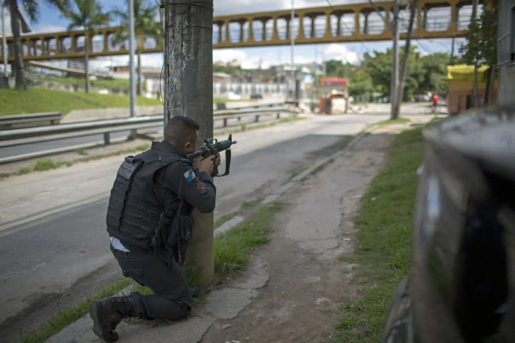 Policías y militares participan en un operativo en la favela Ciudad de Dios en Río de Janeiro. Foto: AFP