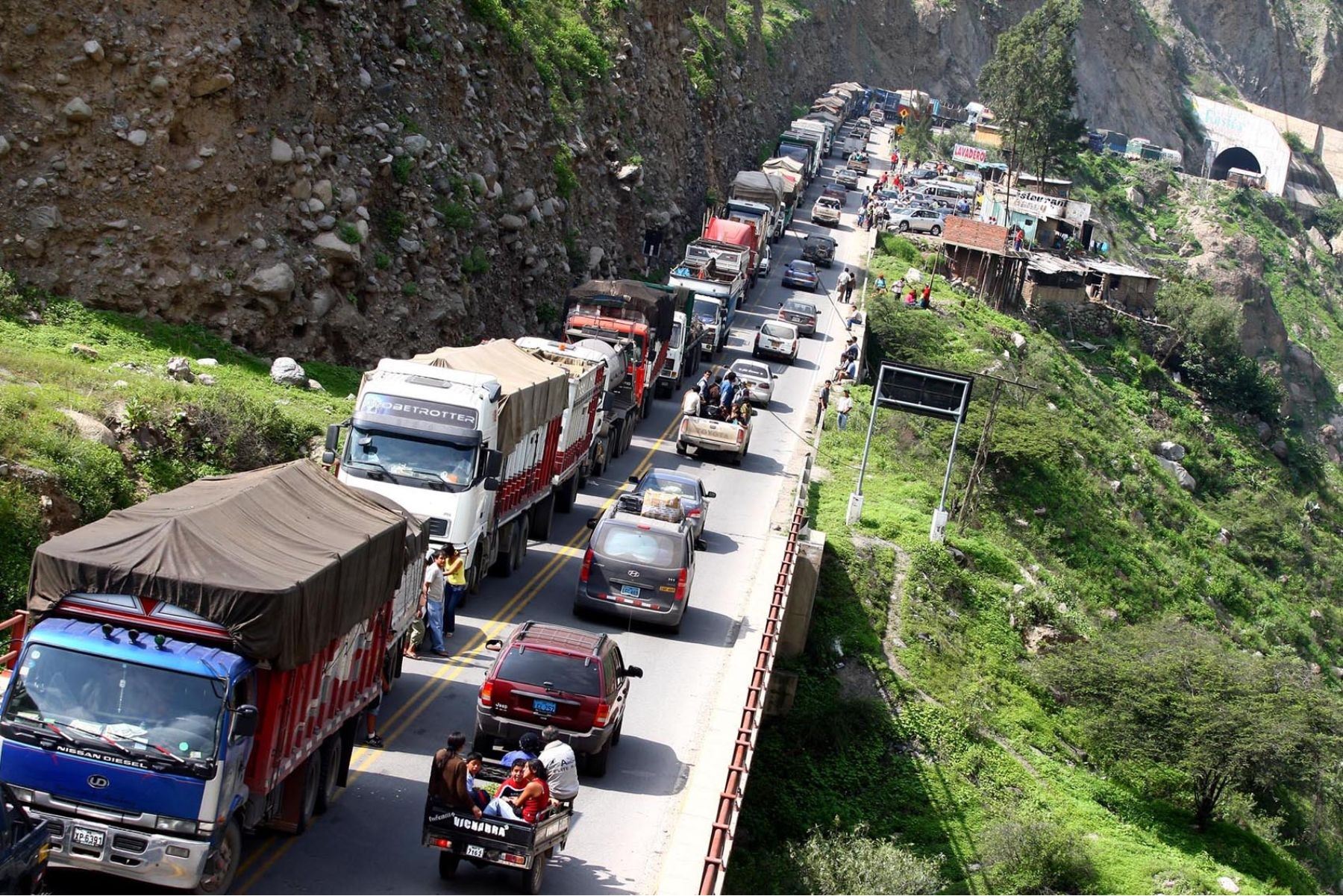 Paro de 24 horas se acordó durante reunión de transportistas de la macro región Junín-Huancayo-Jauja-Sicaya-La Oroya. ANDINA/Difusión