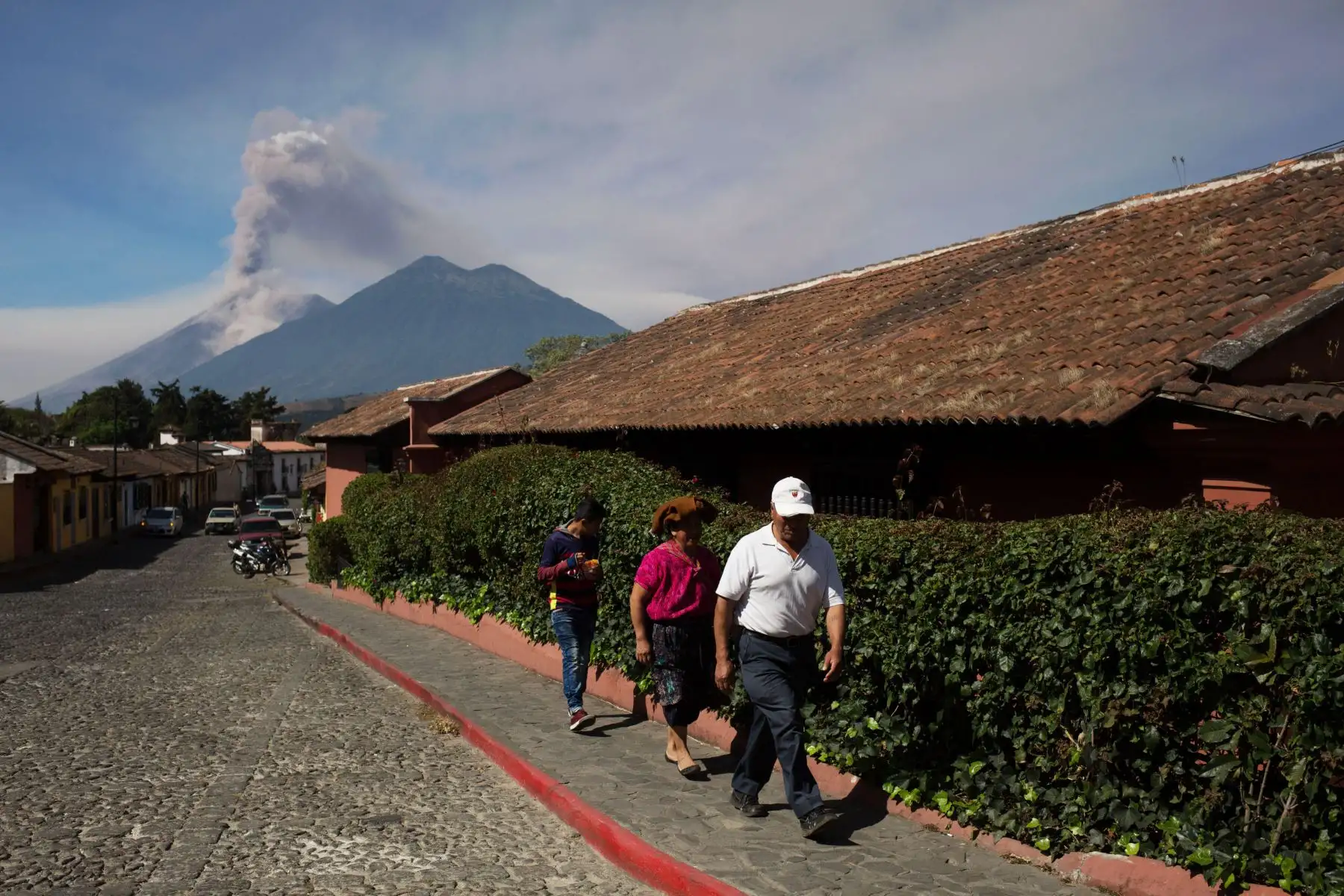 Pobladores de zonas vecinas al volcán. Foto: EFE