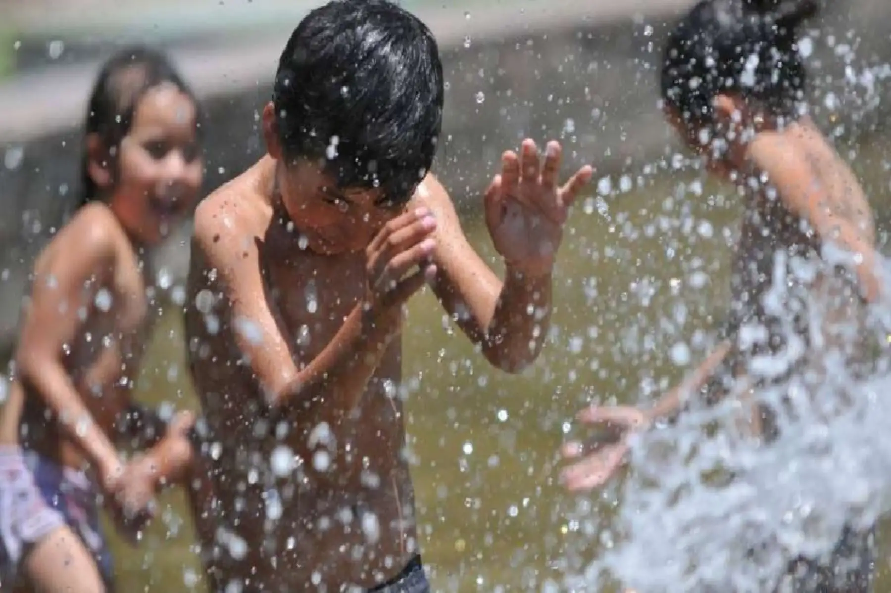 Distrito de Tingo de Ponasa, provincia de Picota, región San Martín, registró hoy 37.2 grados Celsius, el valor más alto del país.