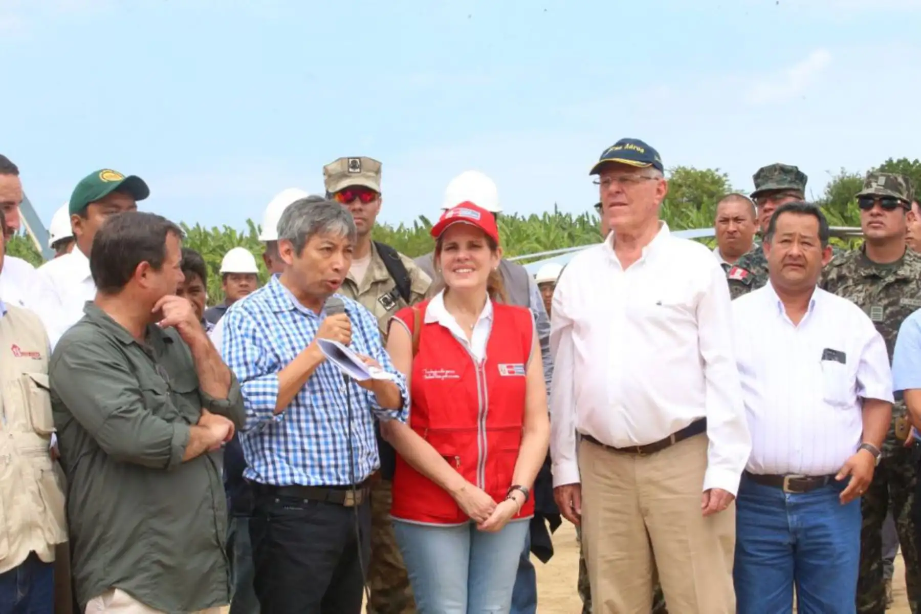 Presidente de la República, Pedro Pablo Kuczynski, supervisa las obras de limpieza y encauzamiento del río Zarumilla en Tumbes.