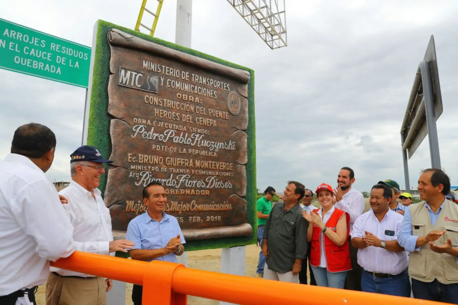TUMBES PERÚ - FEBRERO 02. El Presidente de la República, Pedro Pablo Kuczynski, inaugura nuevo tramo del puente Héroes del Cenepa en la región Tumbes. Foto: ANDINA/Prensa Presidencia