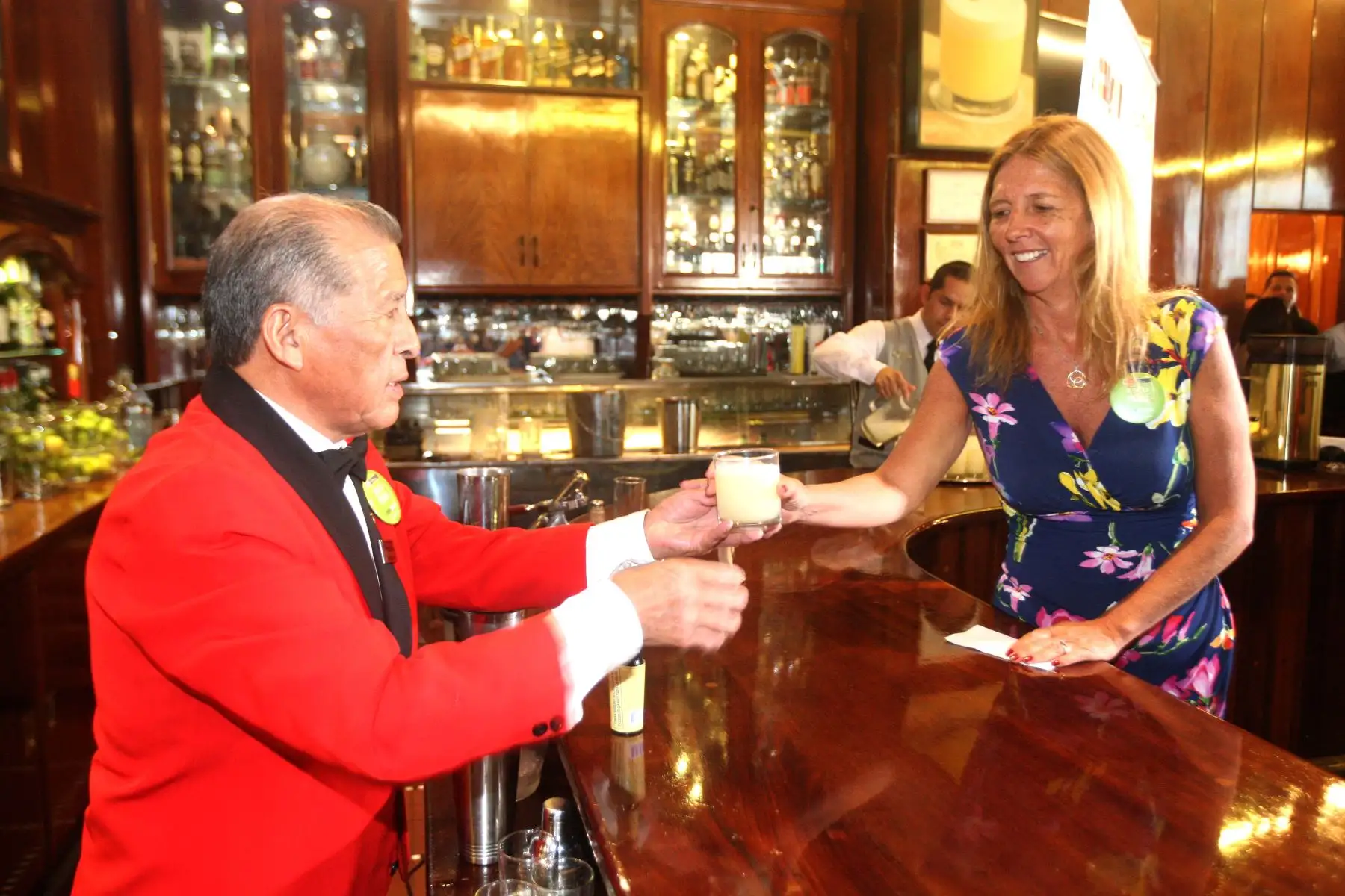 LIMA,PERÚ.FEBRERO 02. Ministra de la Producción Lieneke Maria Schol Calle,hace brindis en el Hotel Maury por el "Dia del Pisco Sour". Foto:ANDINA/Héctor Vinces.