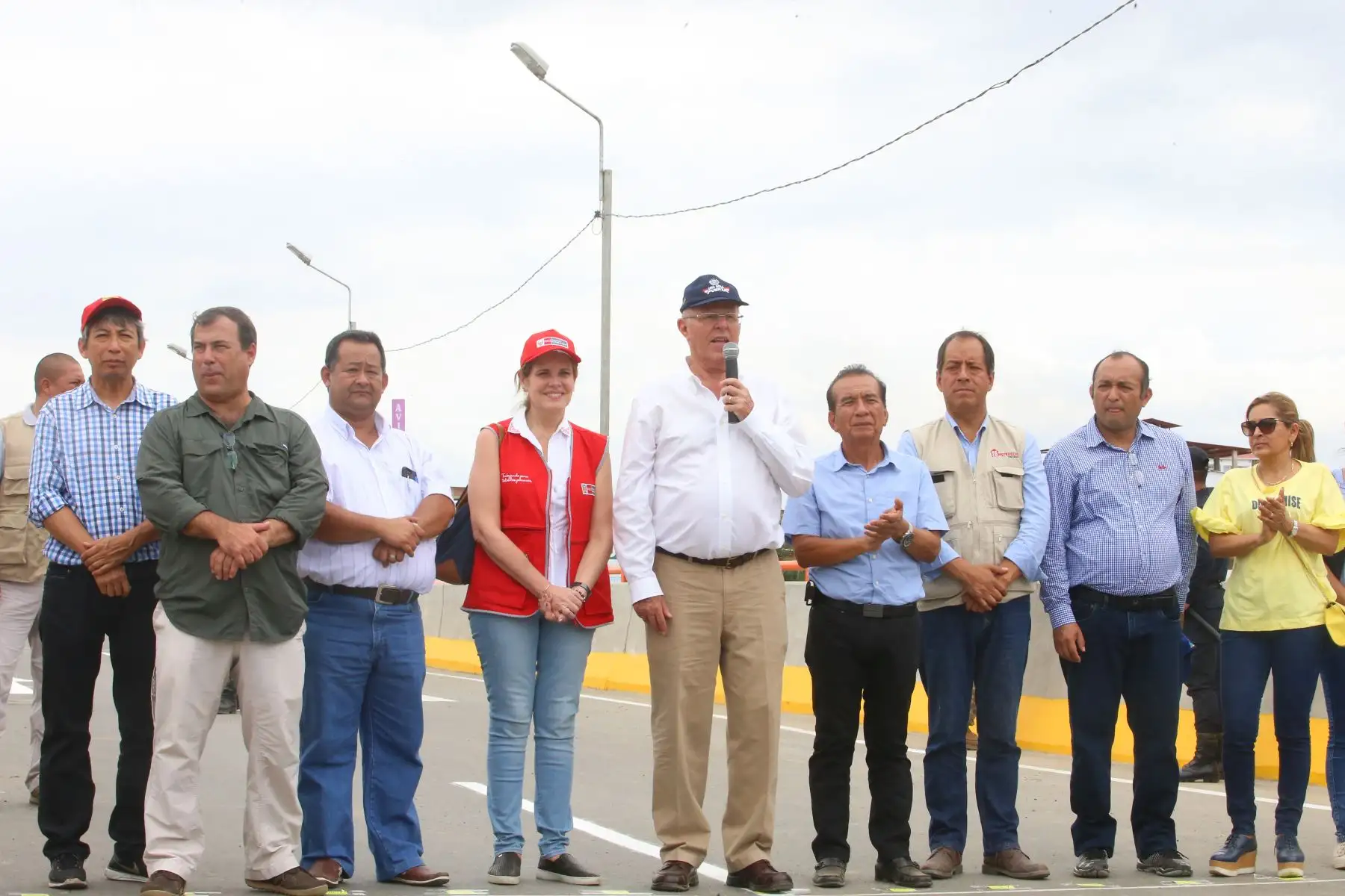 TUMBES PERÚ - FEBRERO 02. El Presidente de la República, Pedro Pablo Kuczynski, inaugura nuevo tramo del puente Héroes del Cenepa en la región Tumbes. Foto: ANDINA/Prensa Presidencia