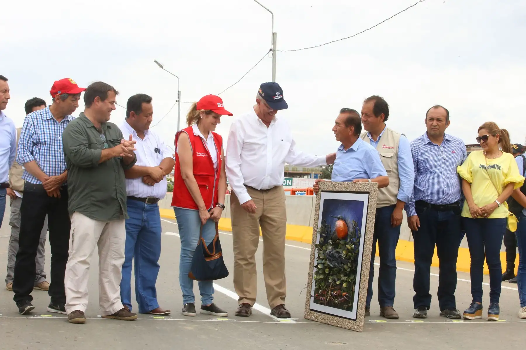 TUMBES PERÚ - FEBRERO 02. El Presidente de la República, Pedro Pablo Kuczynski, inaugura nuevo tramo del puente Héroes del Cenepa en la región Tumbes. Foto: ANDINA/Prensa Presidencia