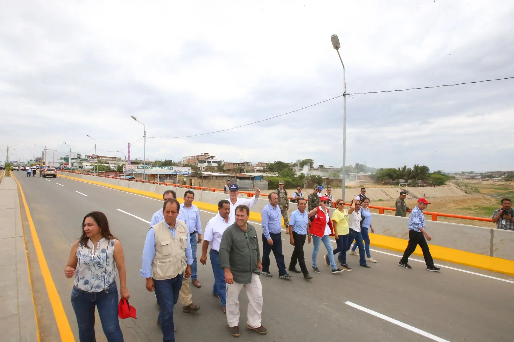TUMBES PERÚ - FEBRERO 02. El Presidente de la República, Pedro Pablo Kuczynski, inaugura nuevo tramo del puente Héroes del Cenepa en la región Tumbes. Foto: ANDINA/Prensa Presidencia