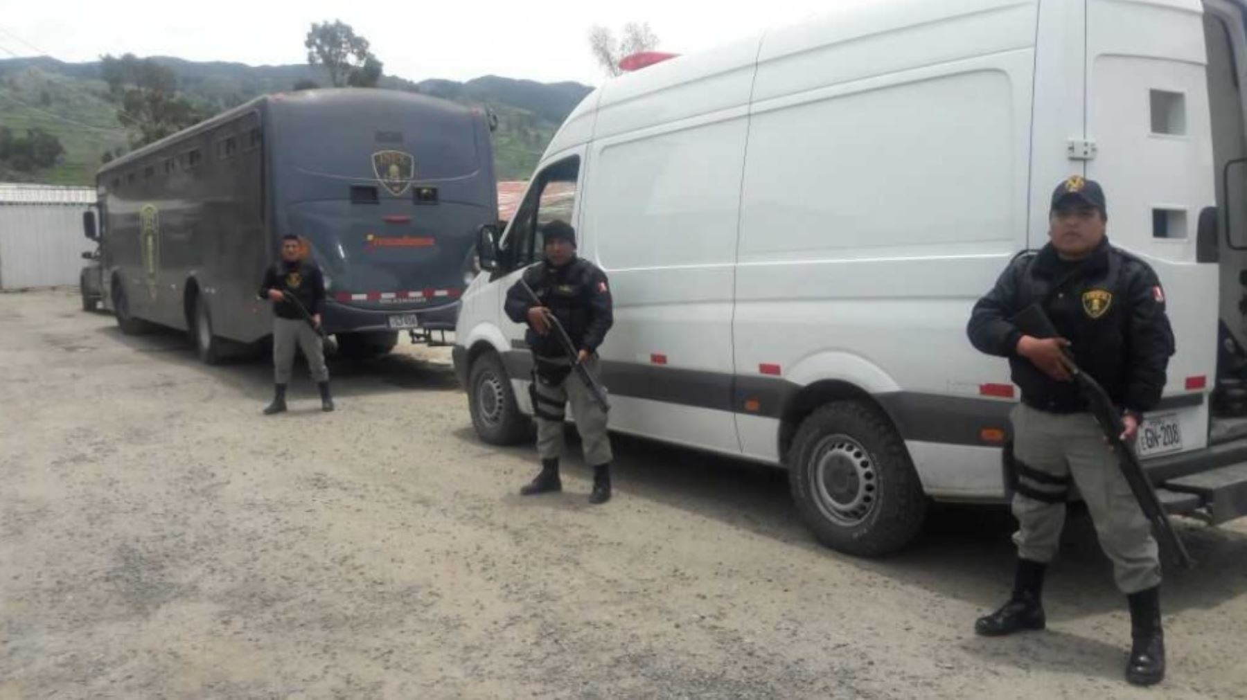 El Instituto Nacional Penitenciario (Inpe) trasladó, bajo estrictas medidas de seguridad, a 14 internos del penal de Cusco y otro de Abancay hacia establecimientos penitenciarios de mayor seguridad.