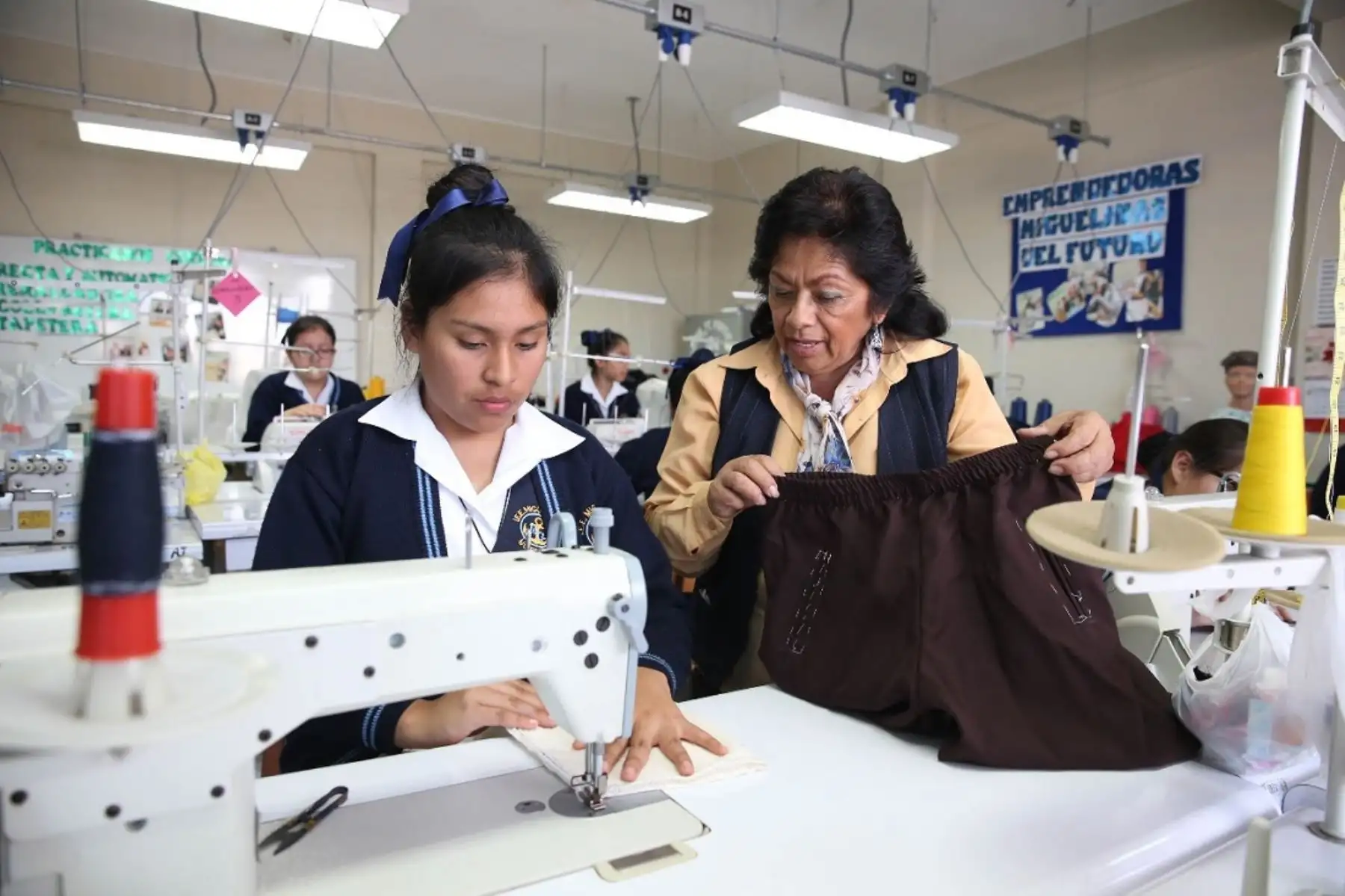"Estamos trabajando en un proyecto para equipar estas instituciones educativos", dijo Vexler.Foto: Minedu
