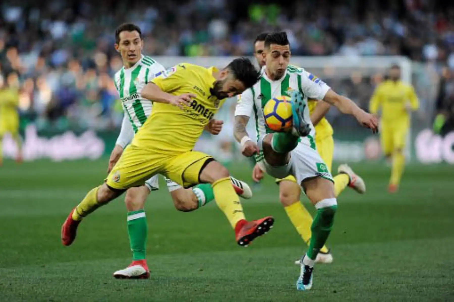 Partido de fútbol de la liga española entre Real Betis y Villarreal CF en Sevilla.Foto:AFP