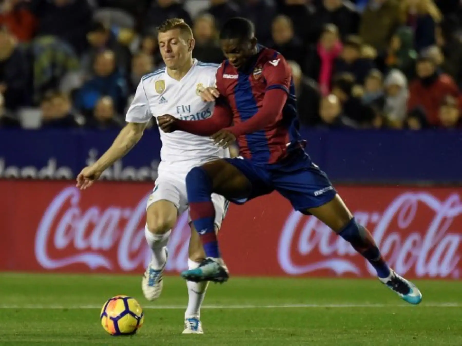 Parido de fútbol de la liga española entre el Levante UD y el Real Madrid CF en el estadio Ciutat de Valencia.Foto:AFP