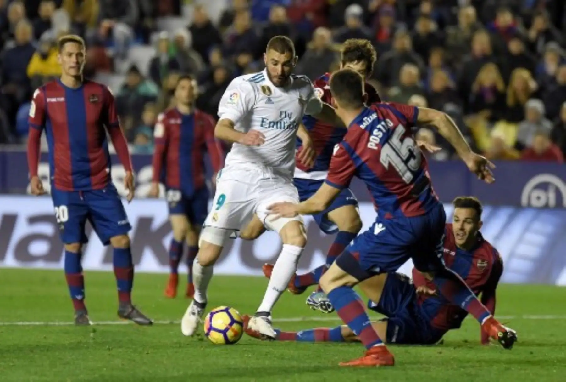 Parido de fútbol de la liga española entre el Levante UD y el Real Madrid CF en el estadio Ciutat de Valencia.Foto:AFP