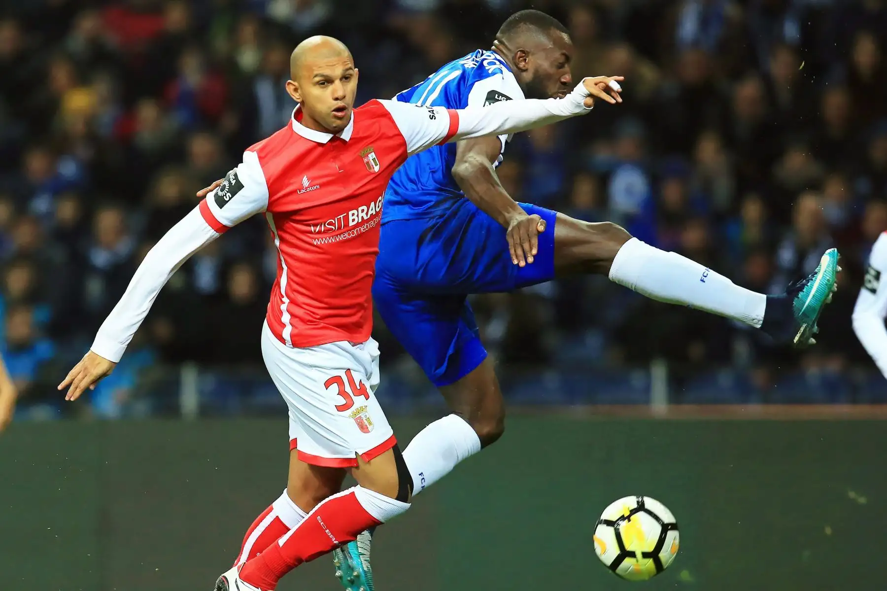 Partido de fútbol de la Liga Portuguesa entre el FC Porto y el Sporting Braga en el estadio Dragao - Oporto.Foto:EFE