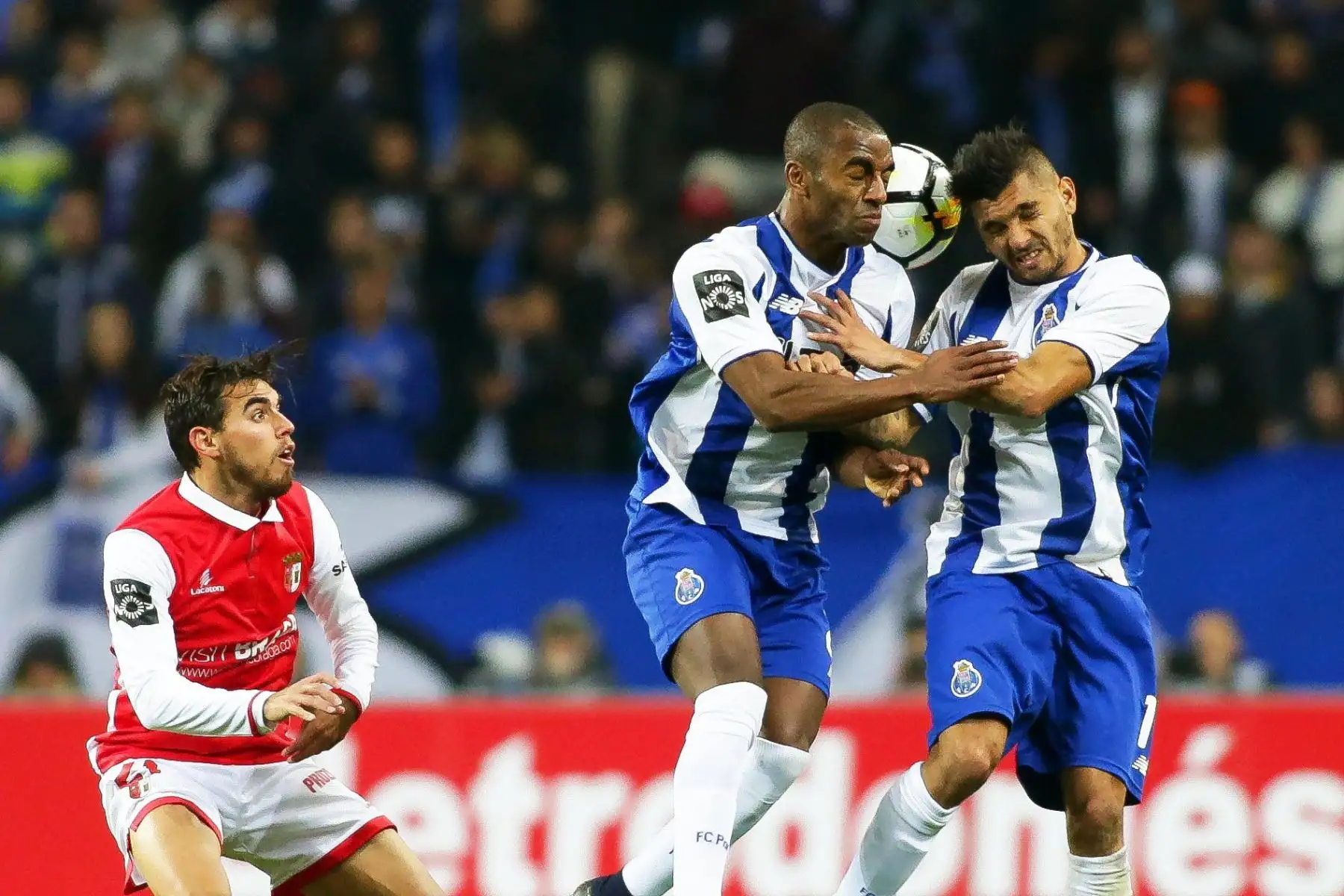 Partido de fútbol de la Liga Portuguesa entre el FC Porto y el Sporting Braga en el estadio Dragao - Oporto.Foto:EFE