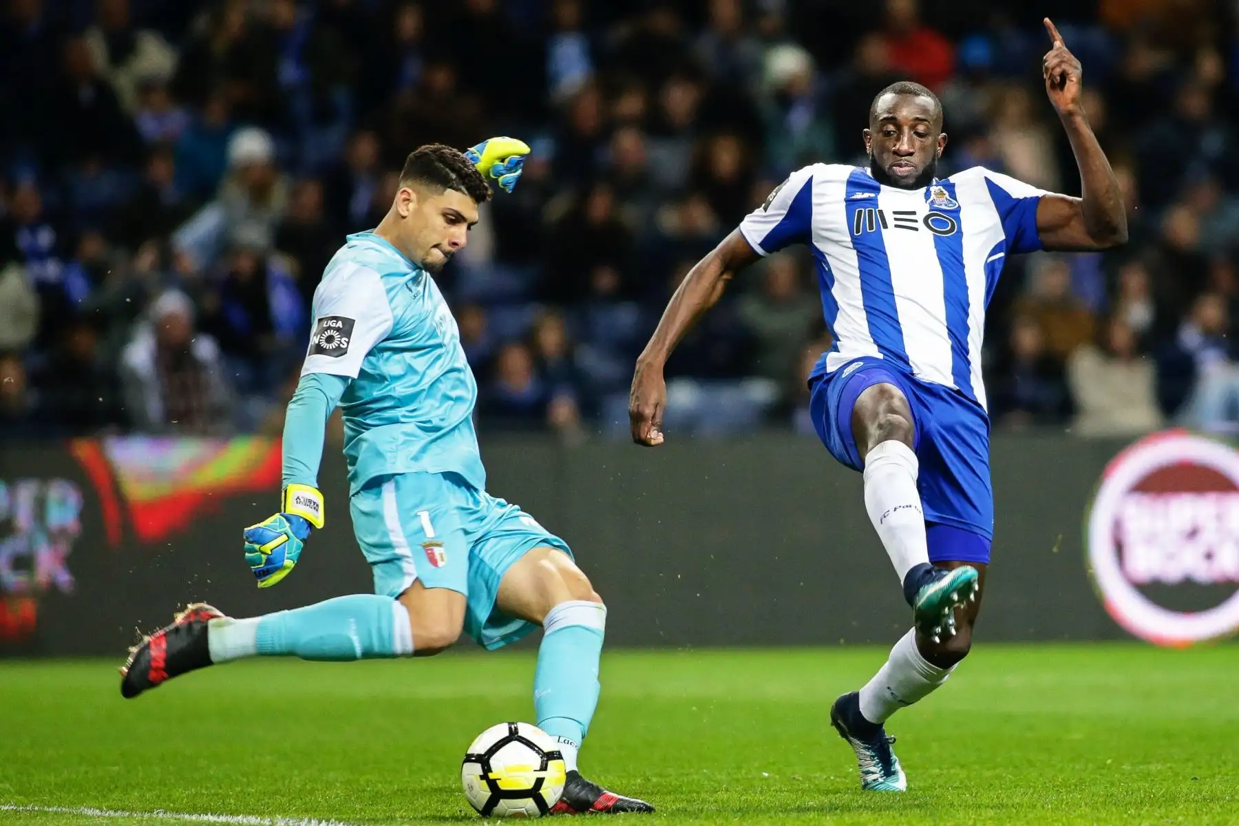 Partido de fútbol de la Liga Portuguesa entre el FC Porto y el Sporting Braga en el estadio Dragao - Oporto.Foto:EFE
