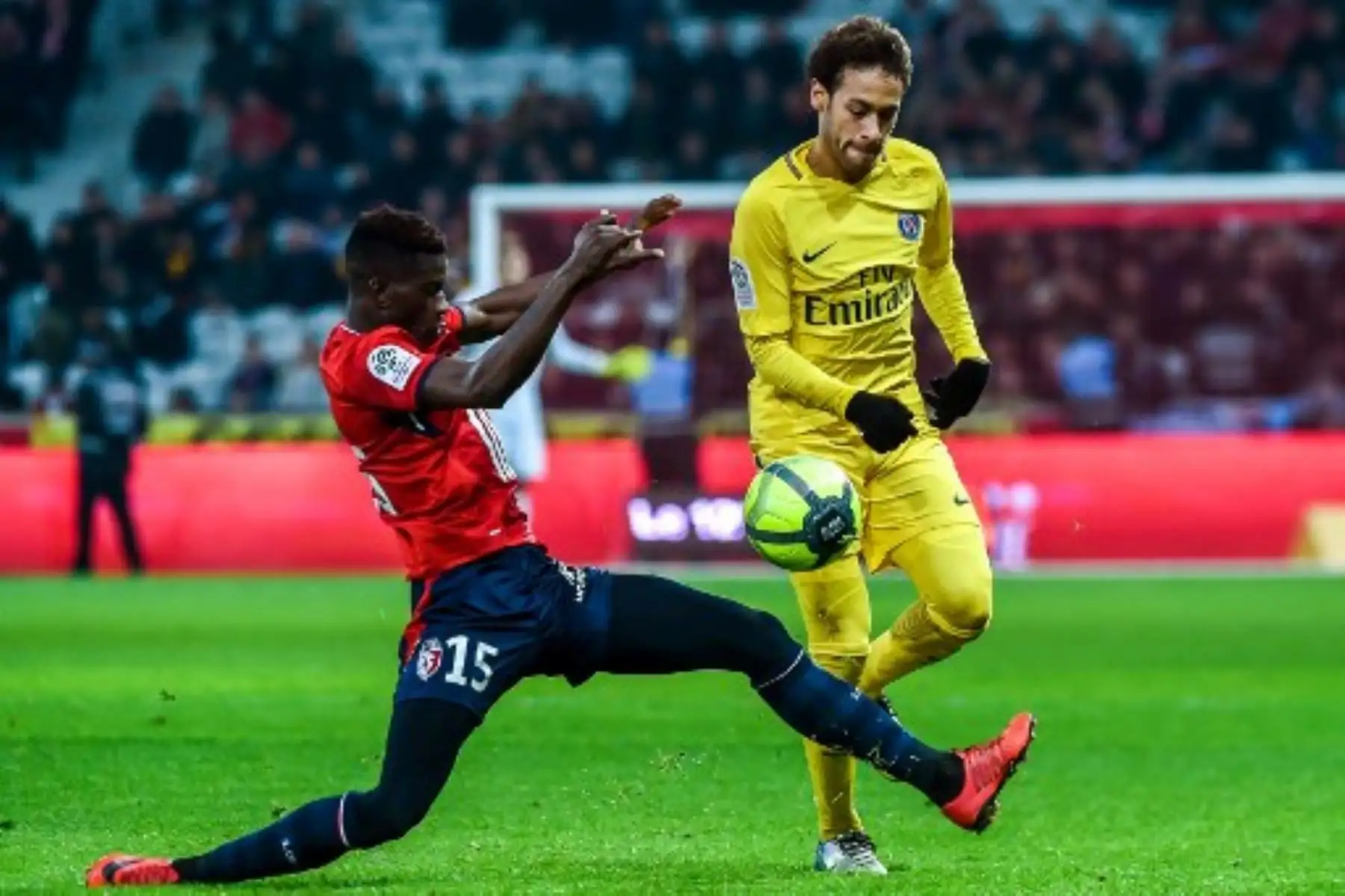 Partido de fútbol L1 francés entre Lille Losc y Paris Saint-Germain (PSG).Foto:AFP