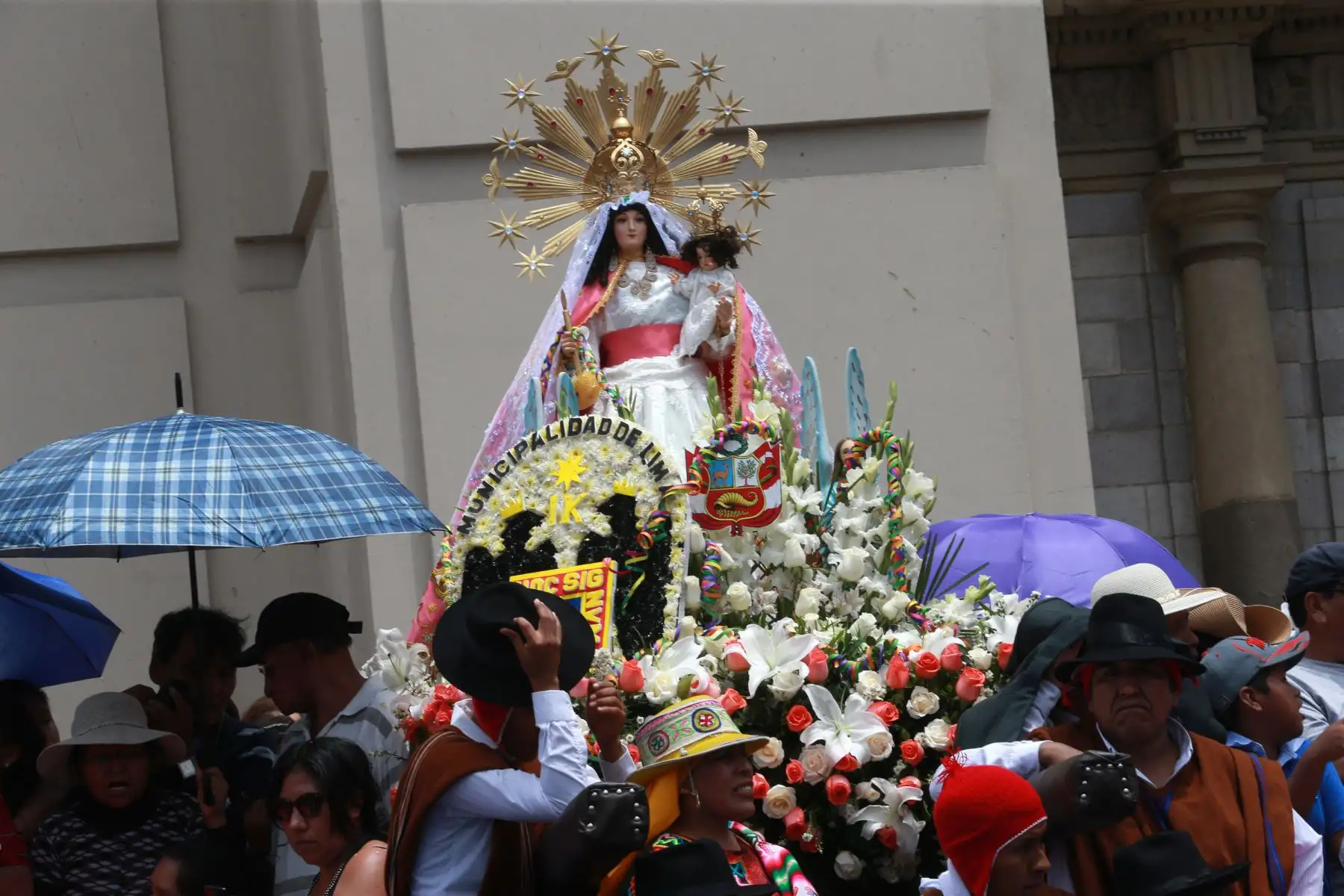 LIMA-PERÚ-FEBRERO-04.Pasacalle en homenaje a la Virgen de la Candelaria, Patrona de Puno. en plaza de Armas de Lima. Foto: ANDINA/Norman Córdova