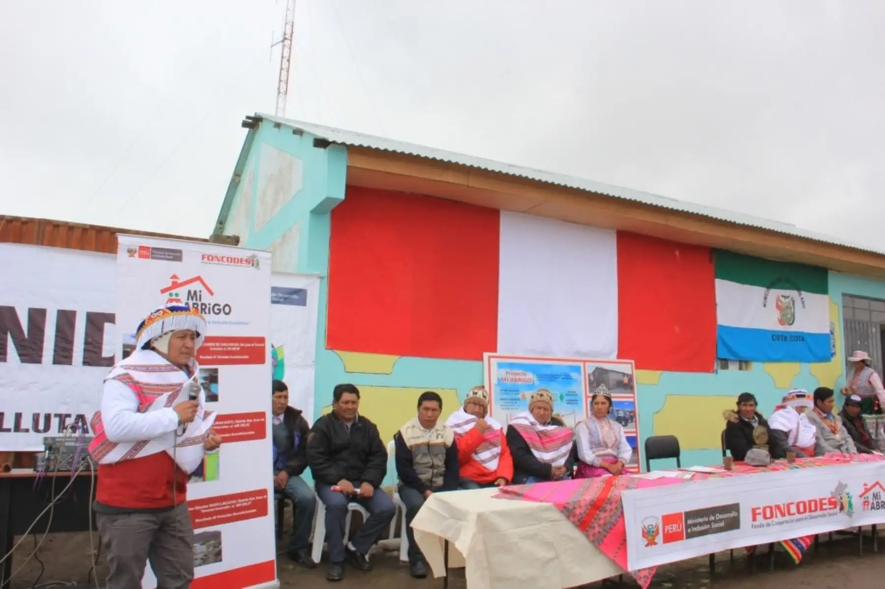 Familias de Caylloma, en Arequipa, se benefician con 269 viviendas térmicas. ANDINA/Difusión