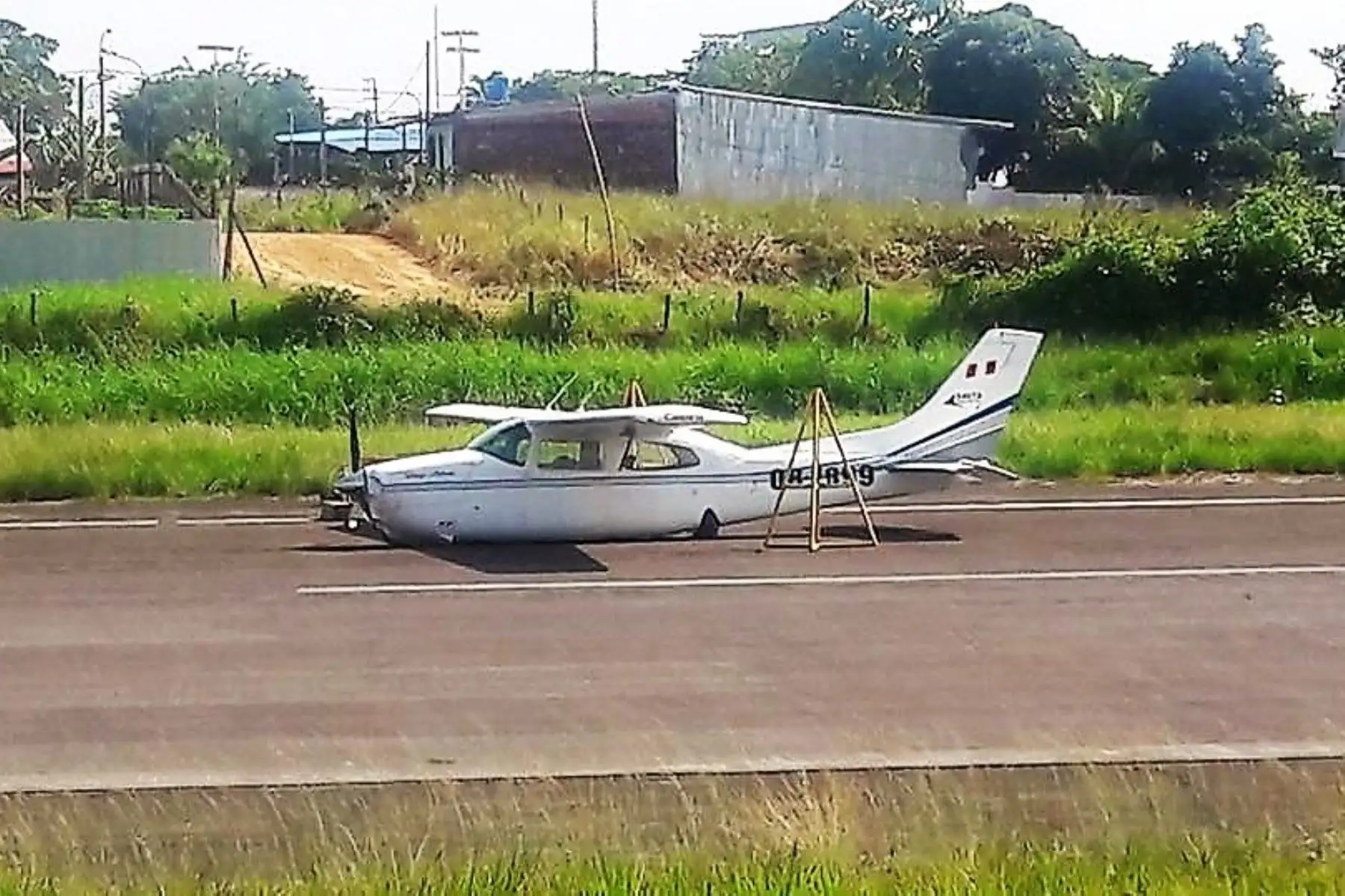 Avioneta sufre accidente por tren de aterrizaje sin causar víctimas en Yurimaguas, Loreto. ANDINA