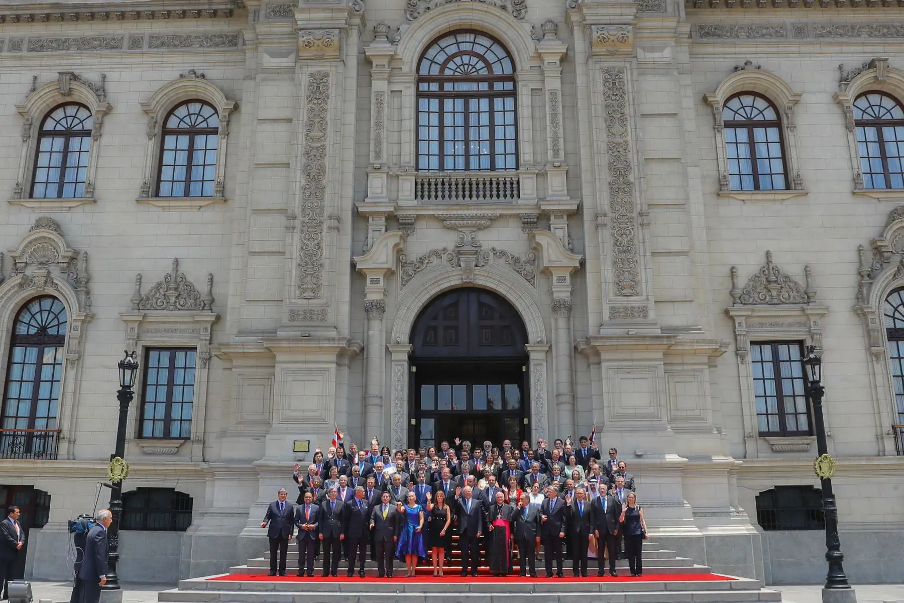 El presidente de la República, Pedro Pablo Kuczynski, recibe el saludo del Cuerpo Diplomático acreditado en el Perú. Foto: ANDINA/ Prensa Presidencia
