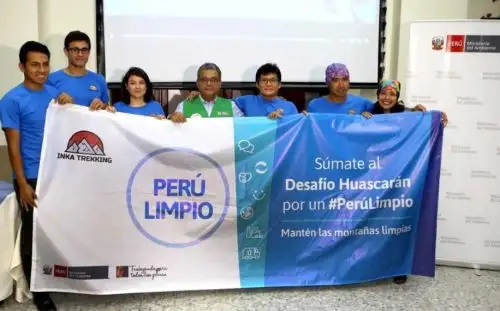 El Ministerio del Ambiente y el Club Inka Trekking unieron esfuerzos para realizar la iniciativa “Desafío Huascarán por un Perú Limpio”, que tiene como finalidad promover en los deportistas y la ciudadanía en general, las buenas prácticas para mantener las montañas y los ecosistemas limpios.